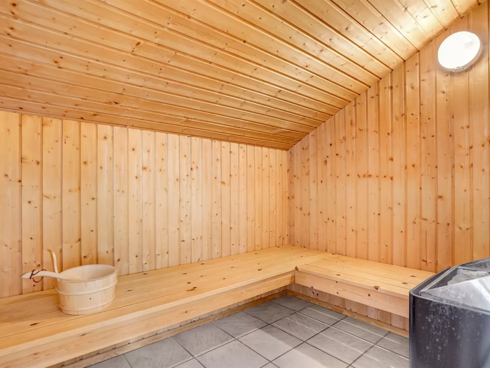 "Ritha" - 350m from the sea-Binnen