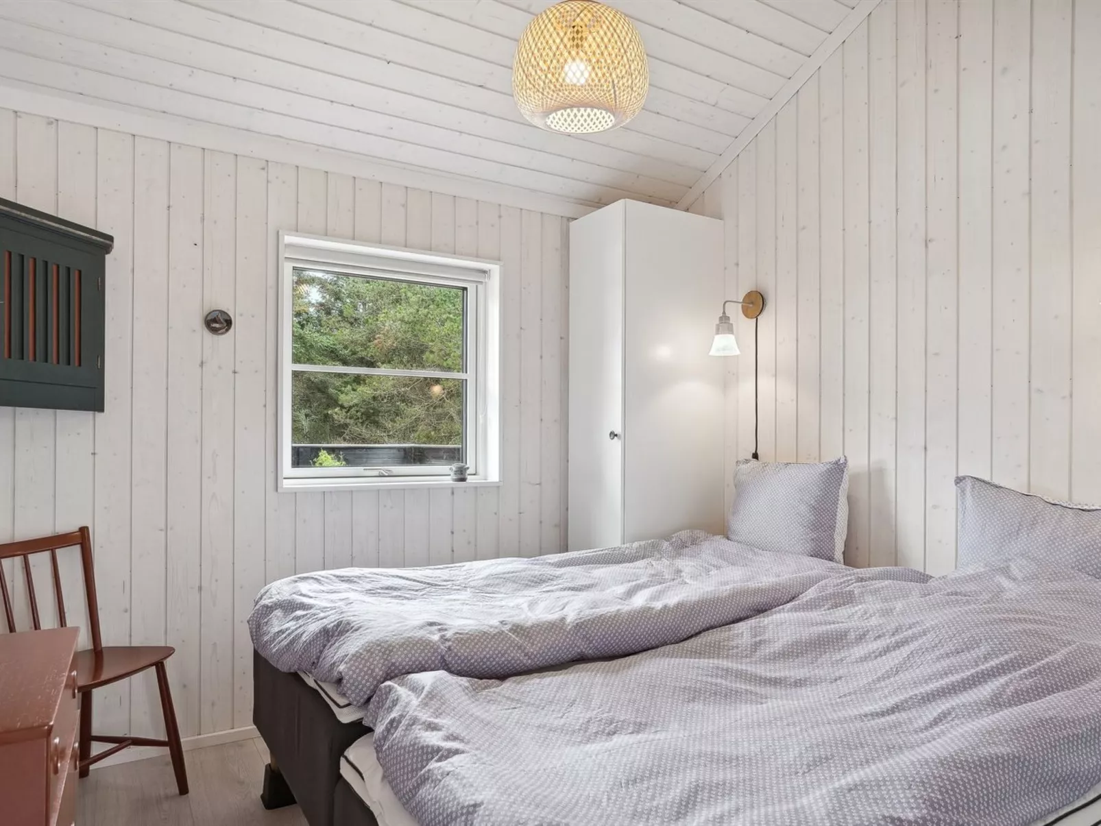 "Annvy" - 400m from the sea-Binnen