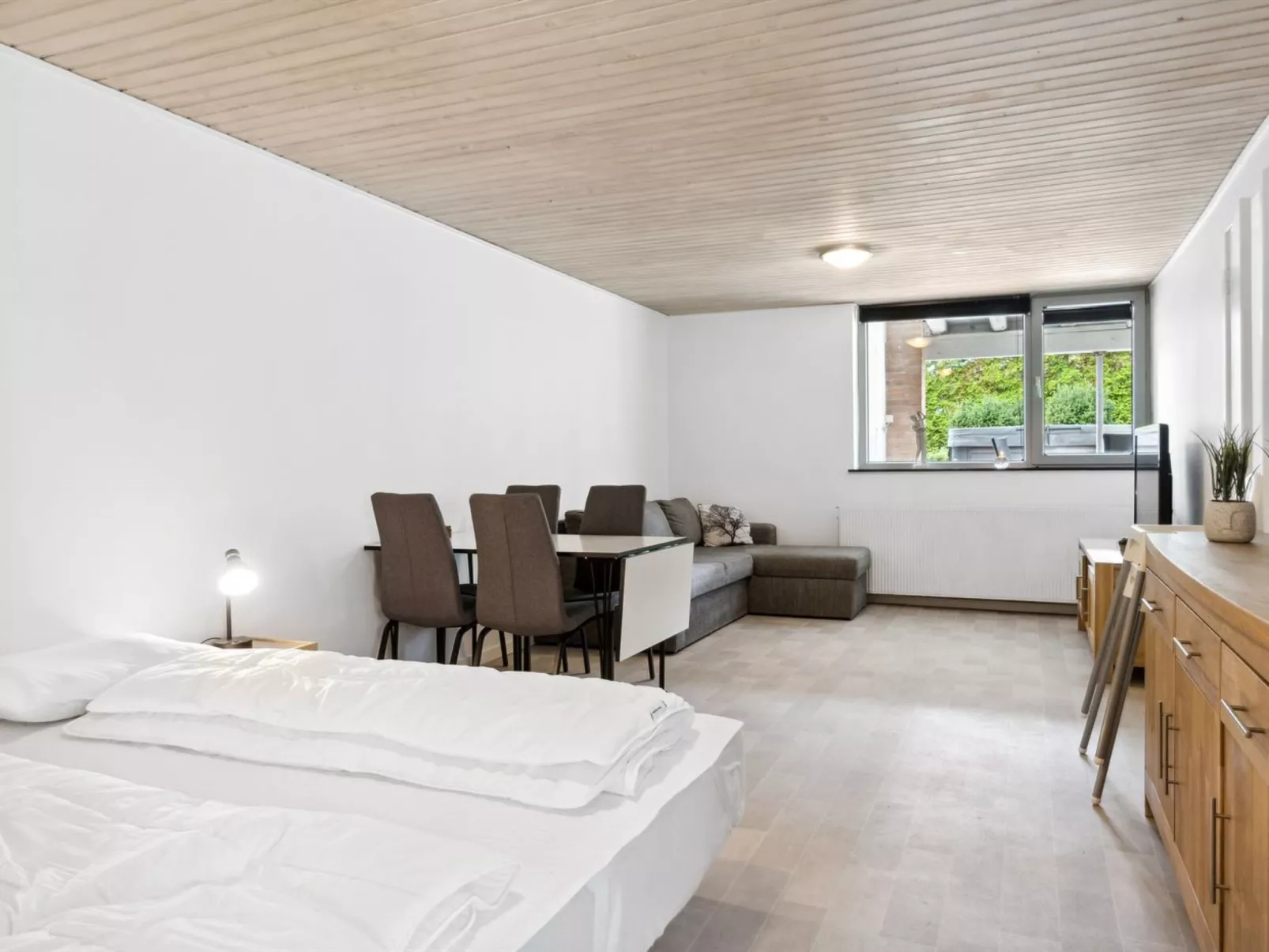 "Elaine" - 350m from the sea-Binnen