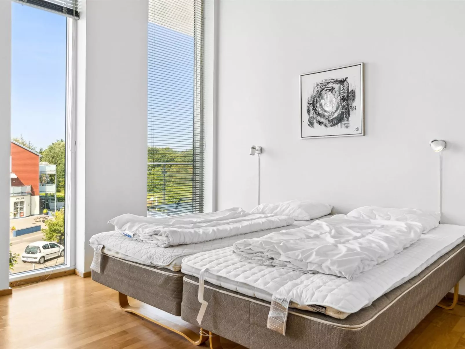 "Kimi" - 100m from the sea-Binnen