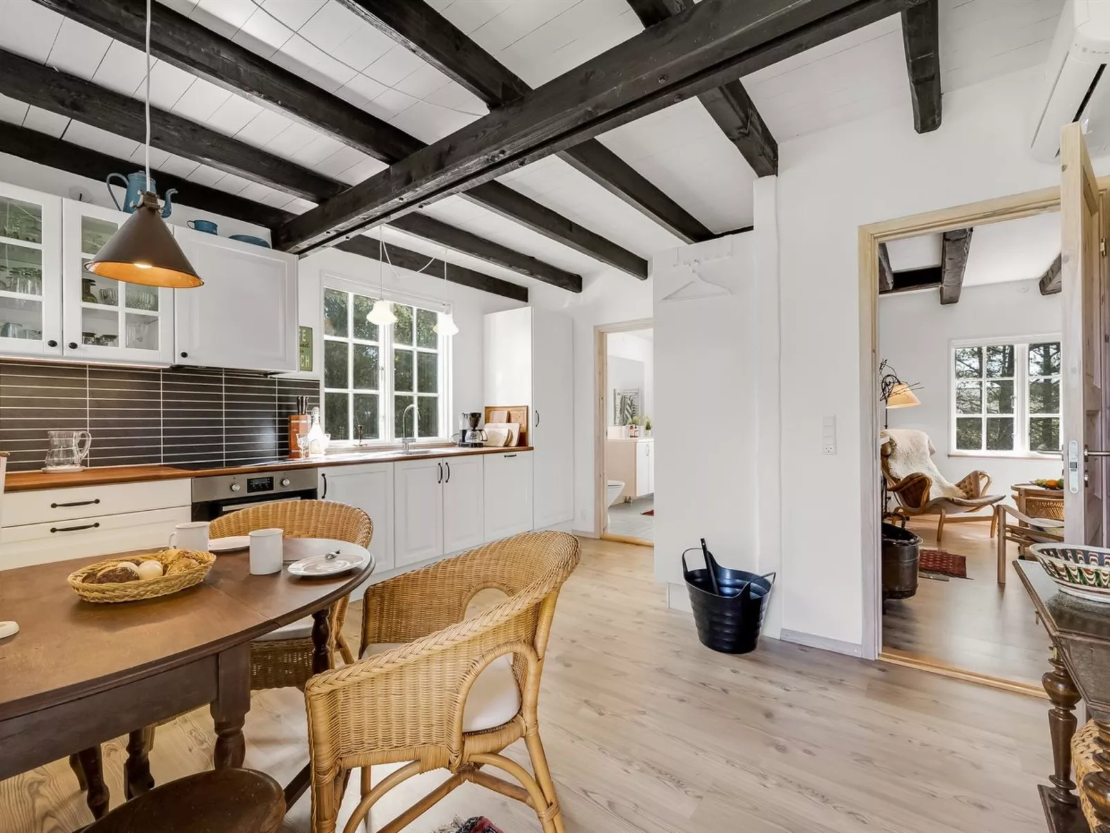 "Enya" - 1.2km from the sea-Binnen