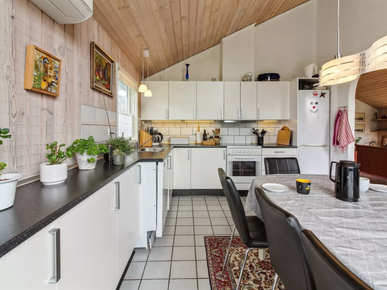 "Aike" - 400m from the sea-Binnen