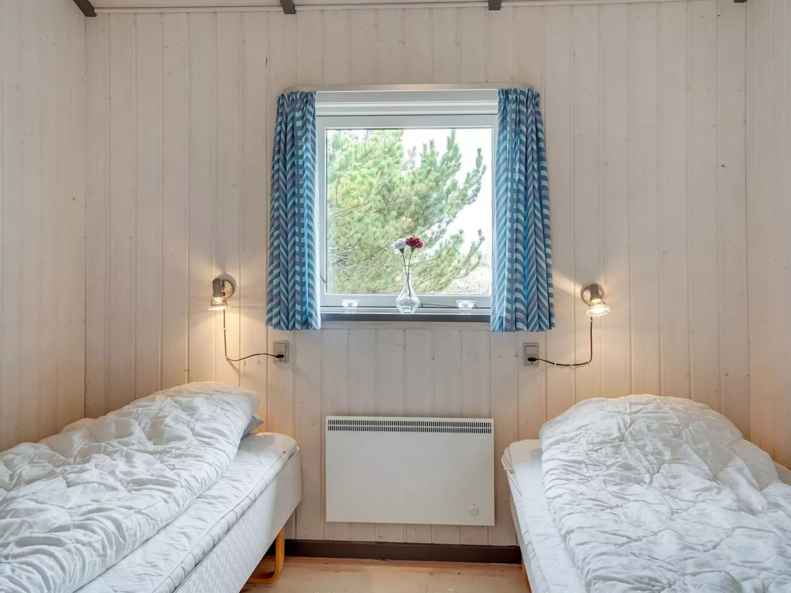 "Floria" - 1.4km from the sea-Binnen