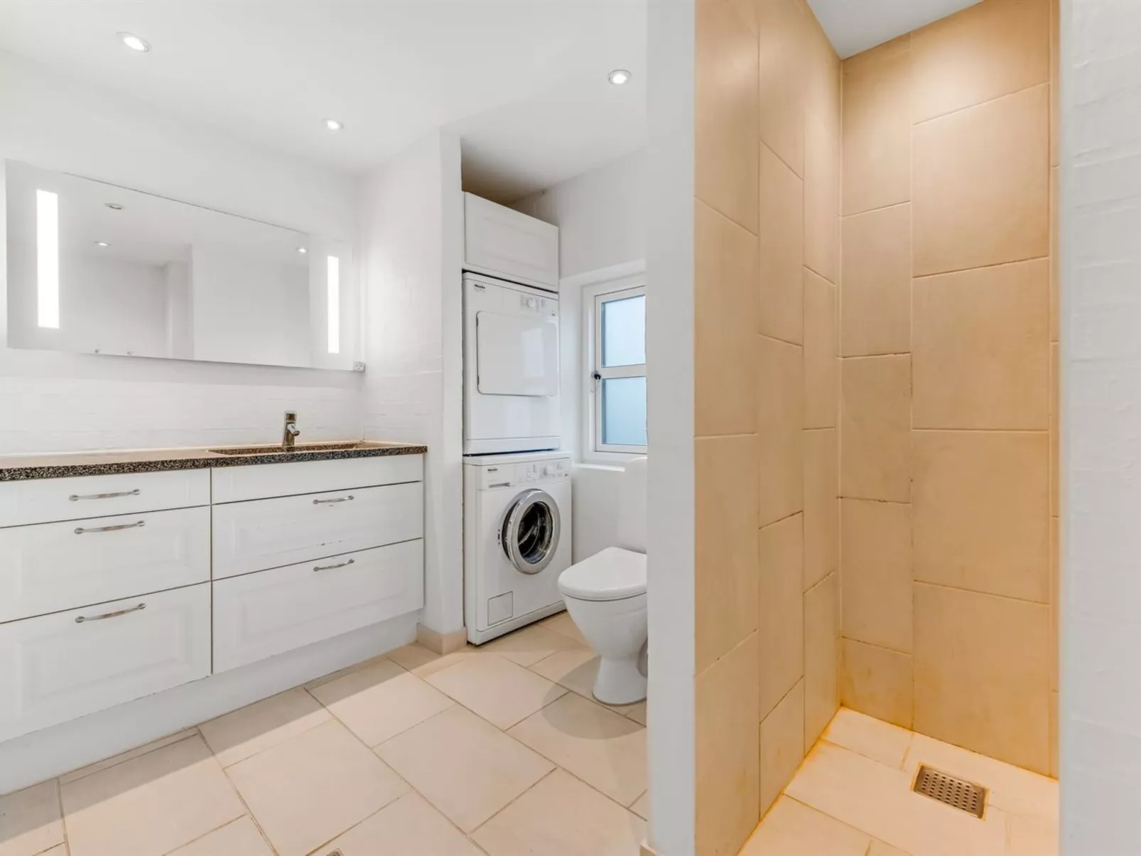 "Axeline" - 300m from the sea-Binnen