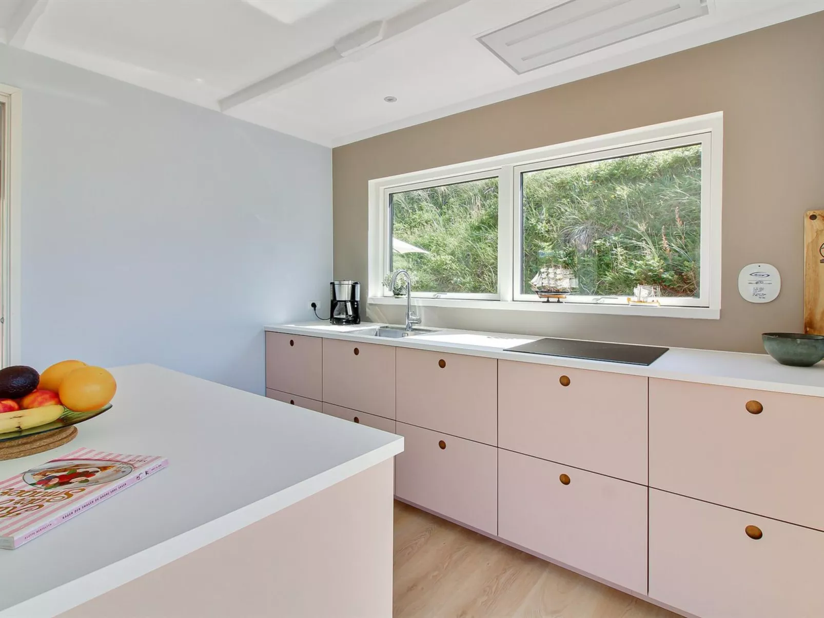 "Hoat" - 300m from the sea-Binnen