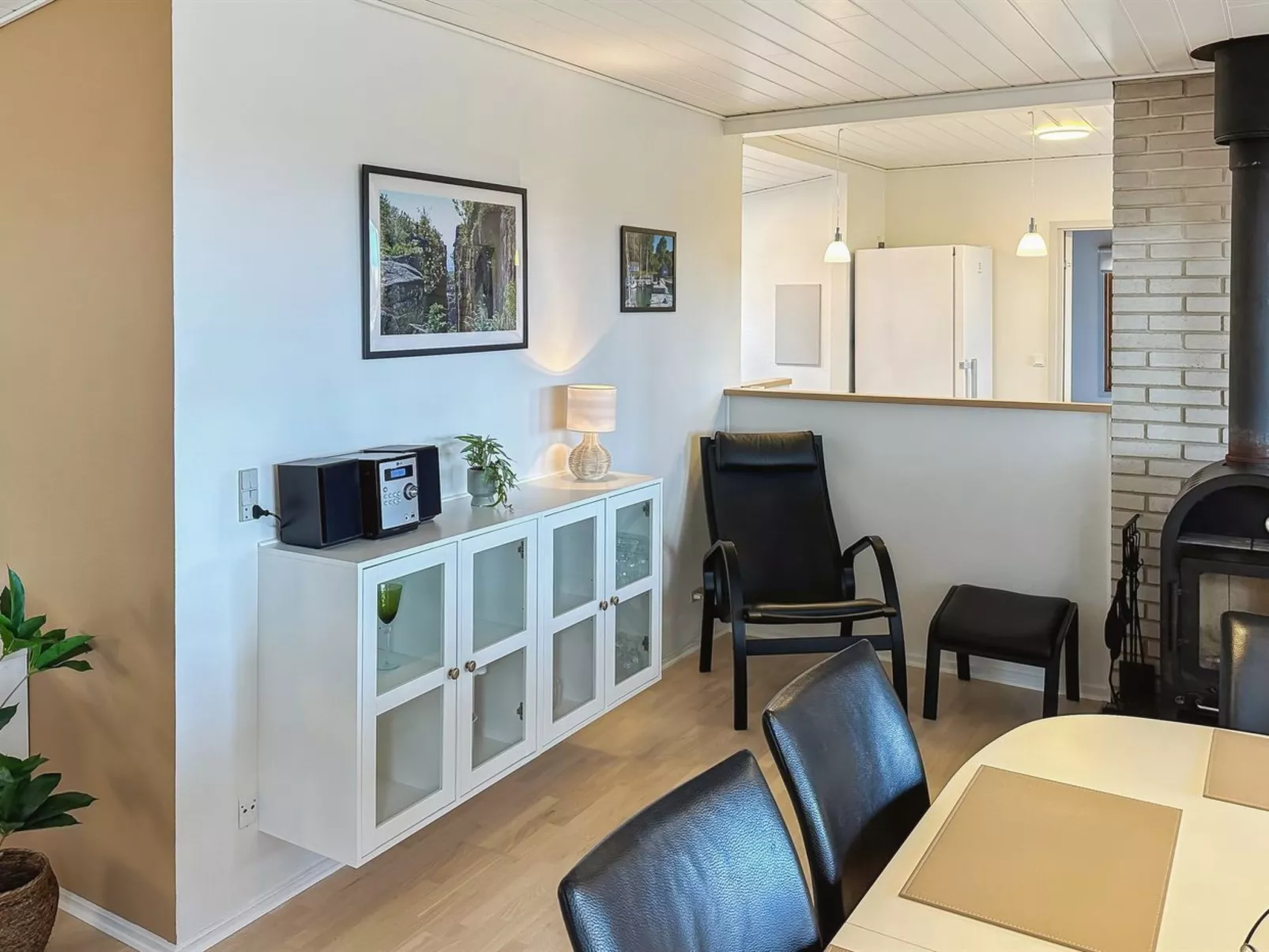 "Sanela" - 25m from the sea-Binnen