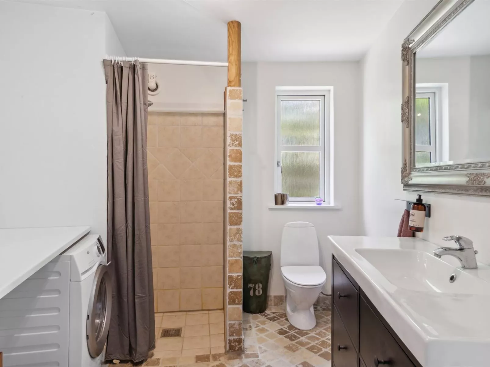 "Vemund" - 100m to the fjord-Binnen