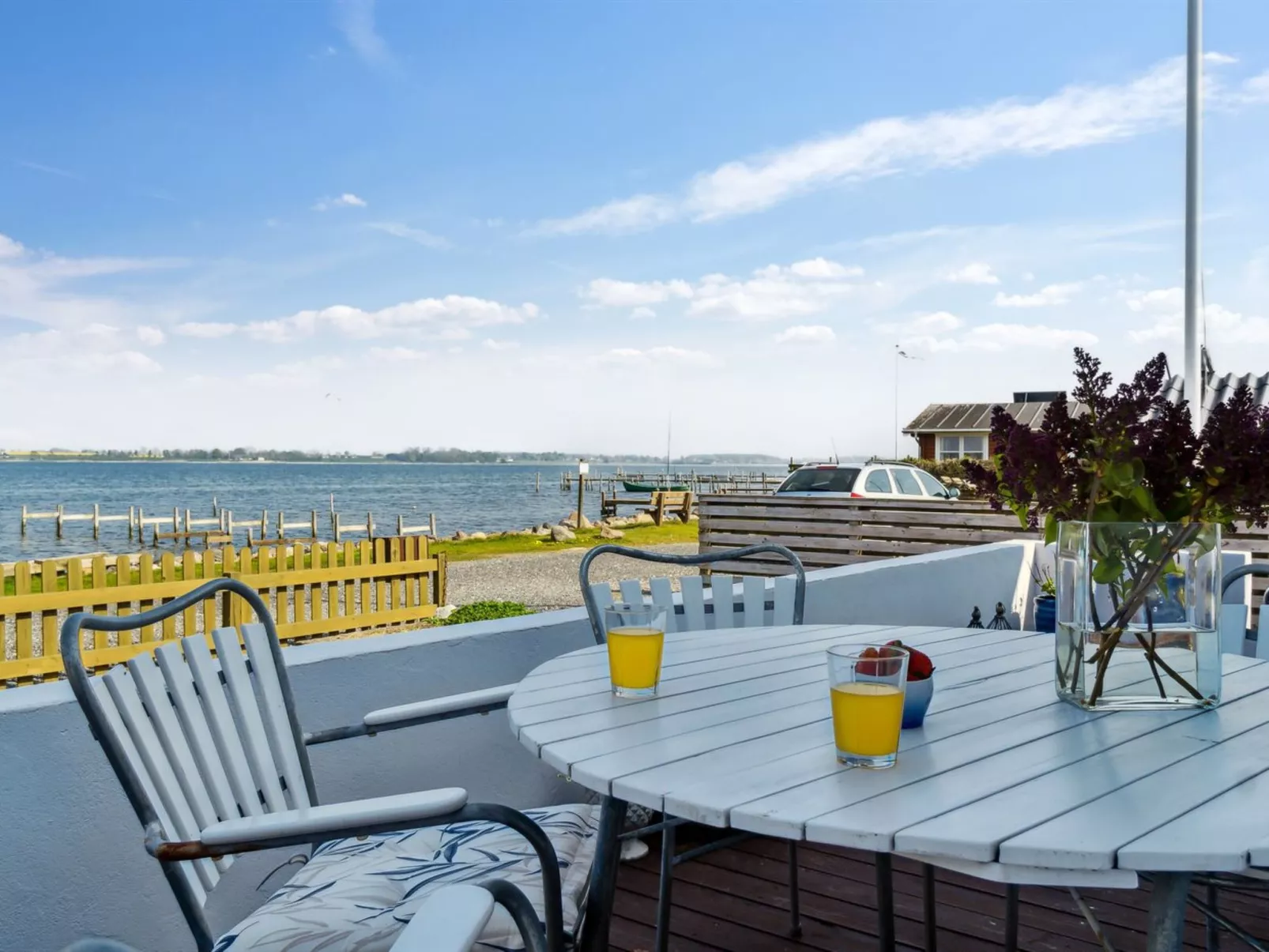 "Tameka" - 10m to the fjord-Buiten