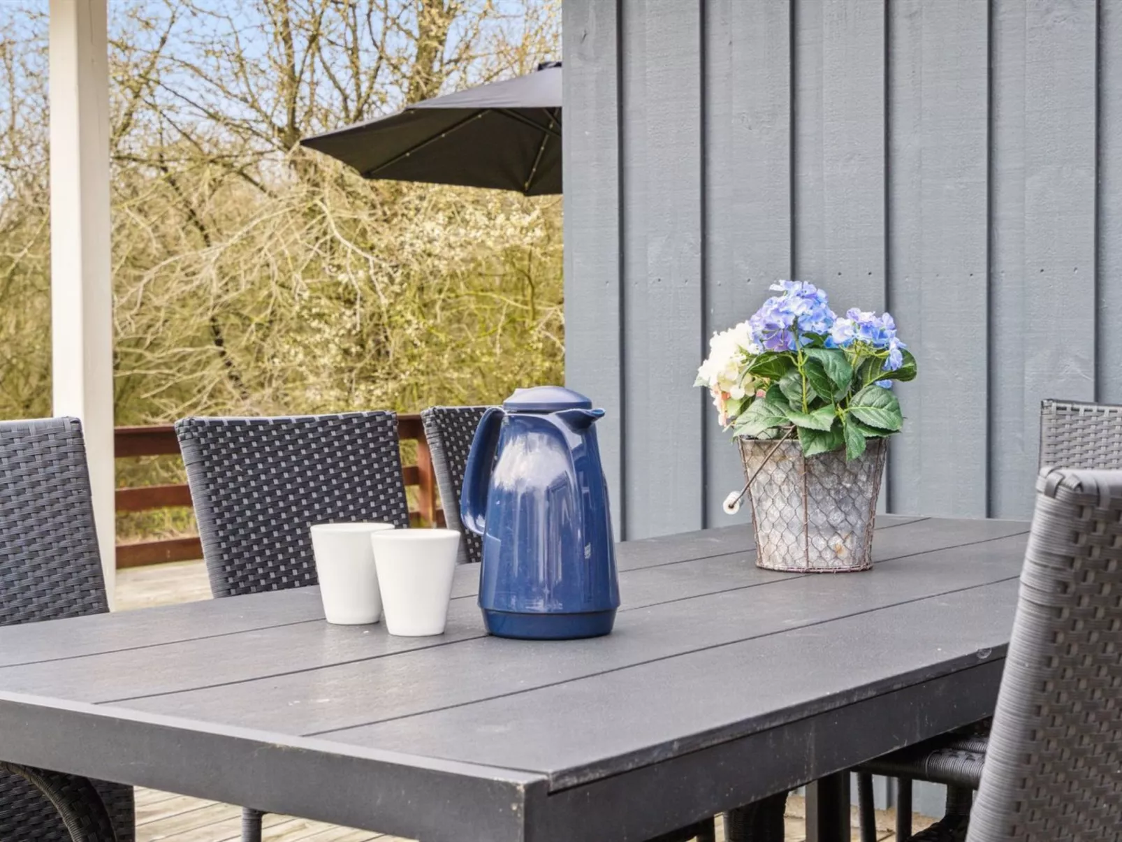 "Elif" - 30km from the sea-Buiten