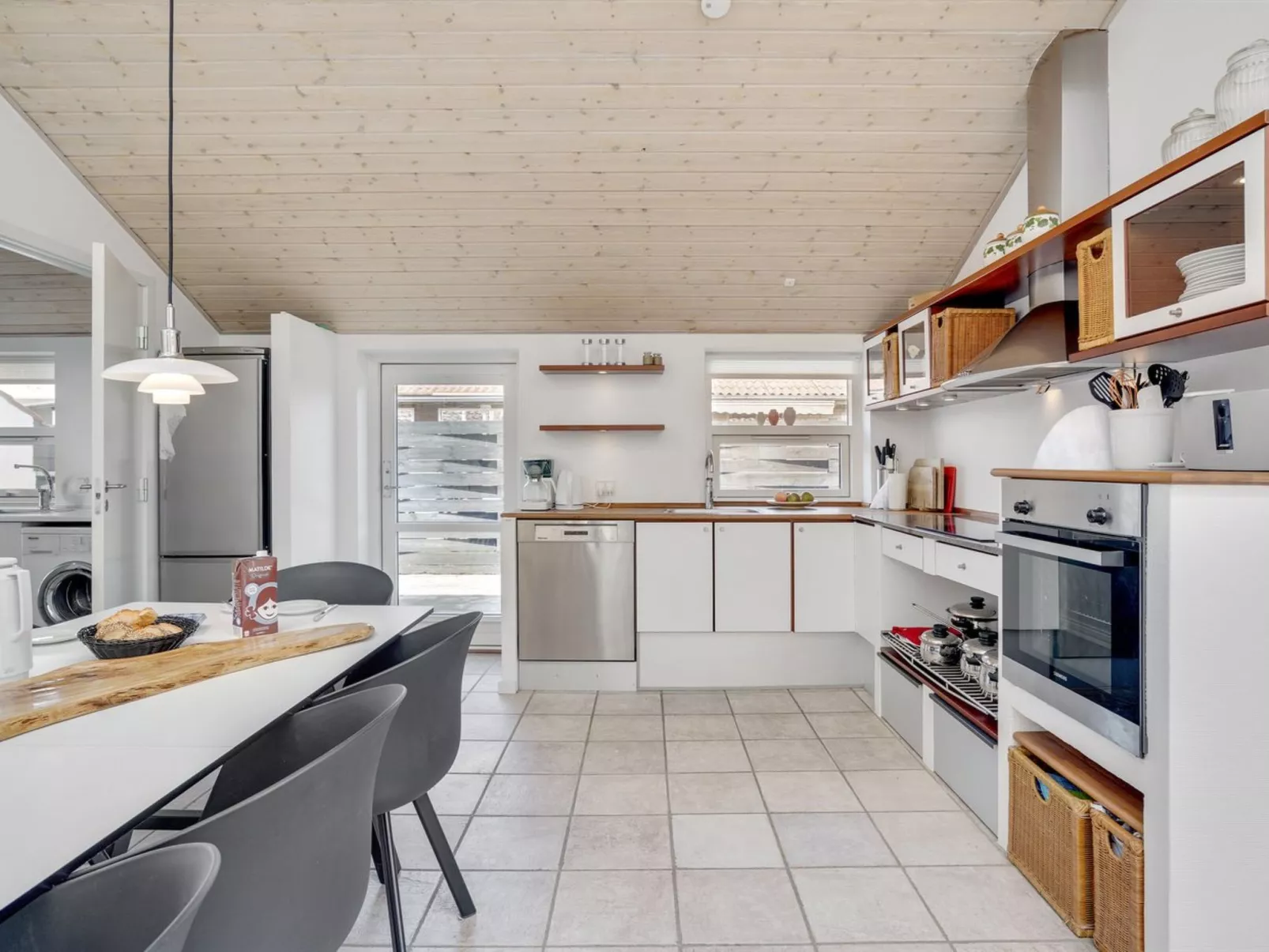 "Marno" - 500m from the sea-Binnen