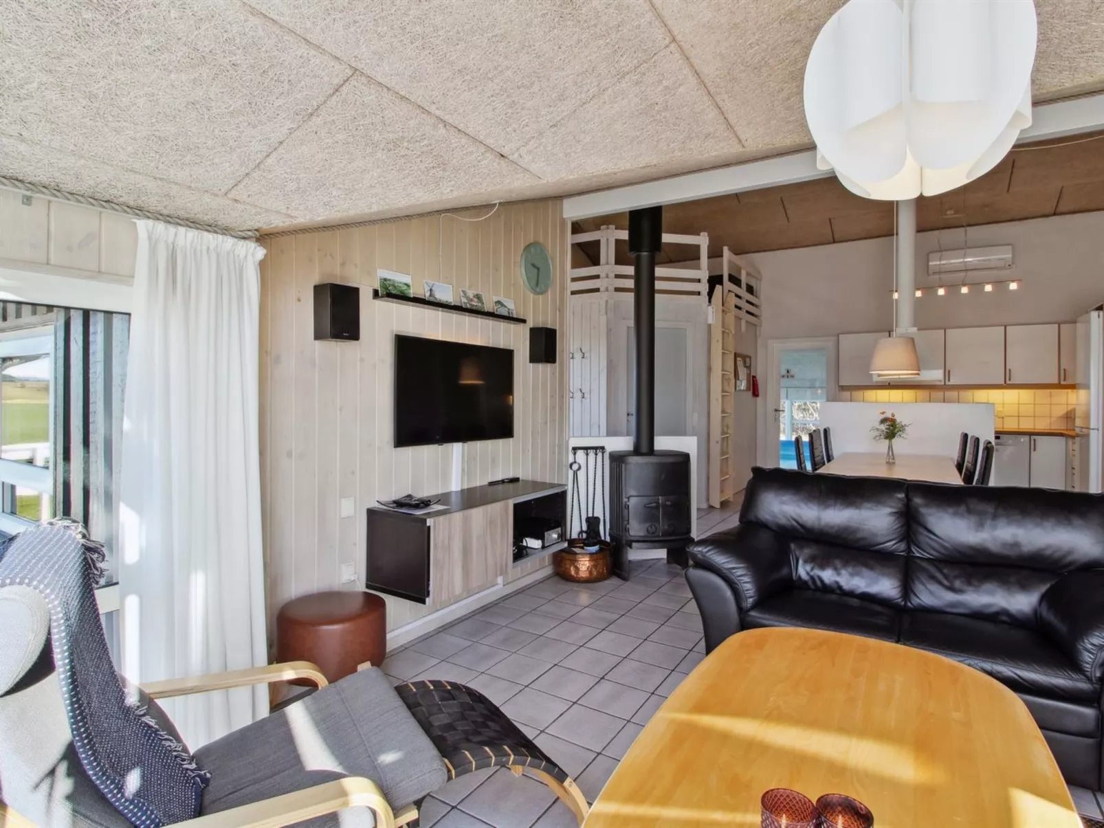 "Katharine" - 175m from the sea-Binnen