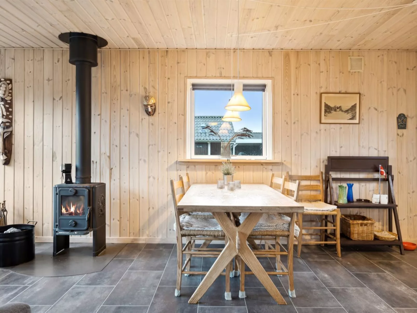 "Ritha" - 175m from the sea-Binnen