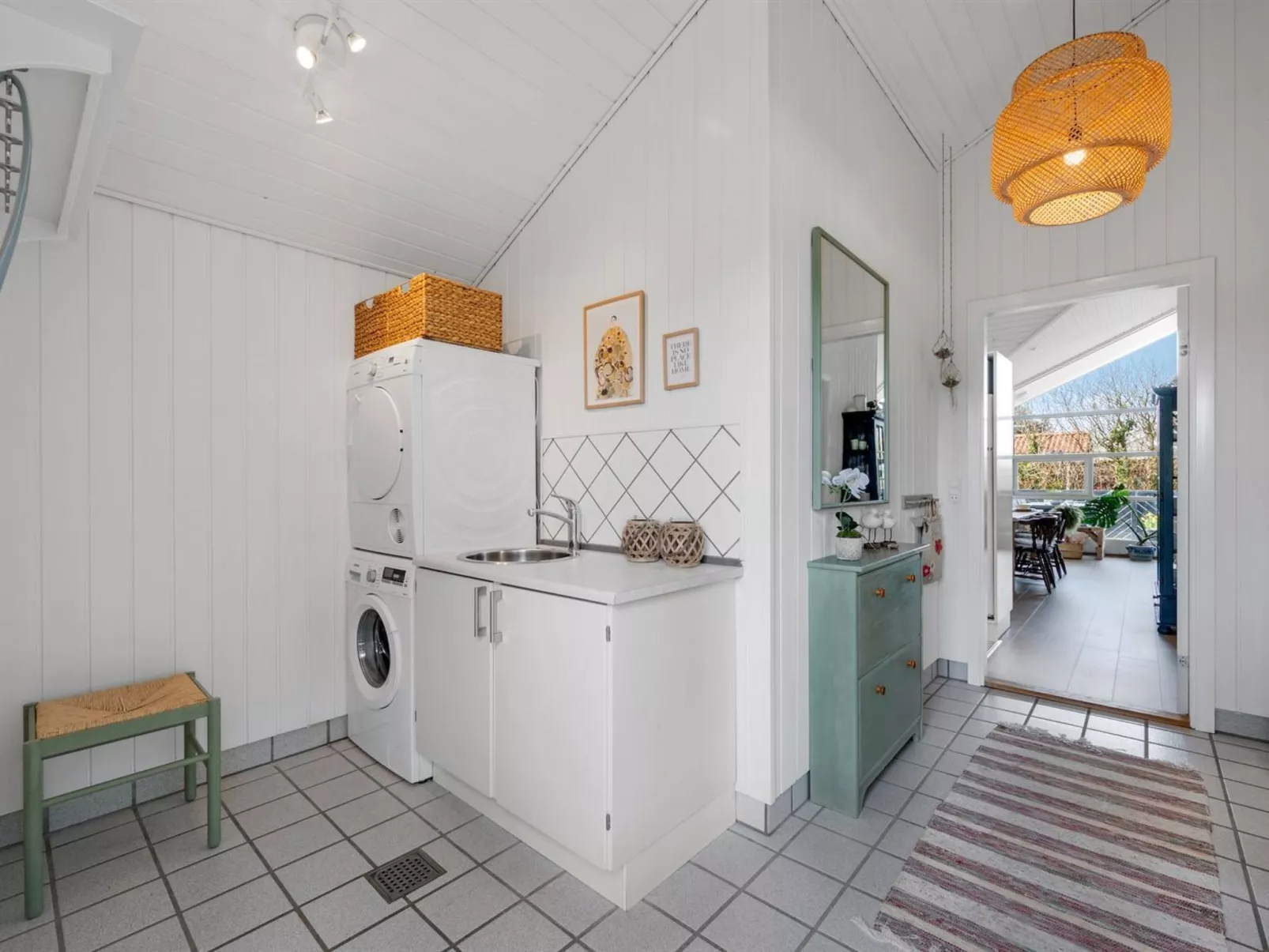 "Ingelis" - 150m to the fjord-Binnen