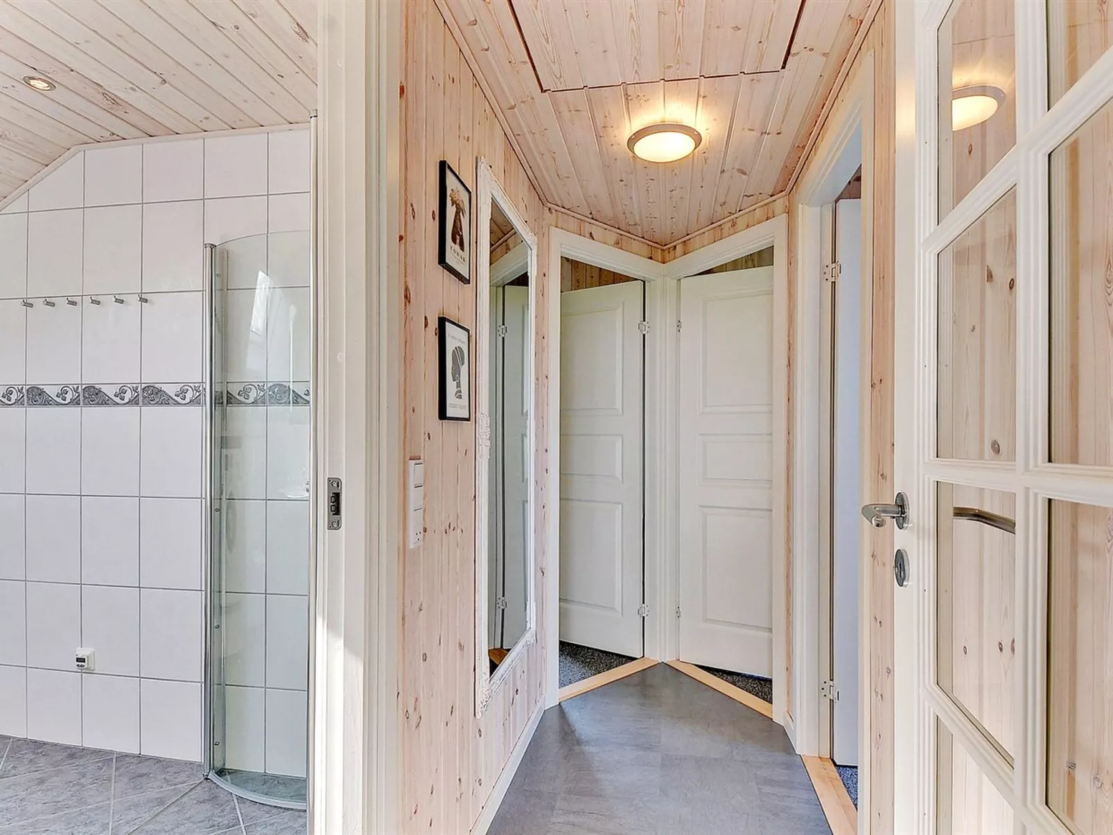 "Saila" - 500m to the fjord-Binnen