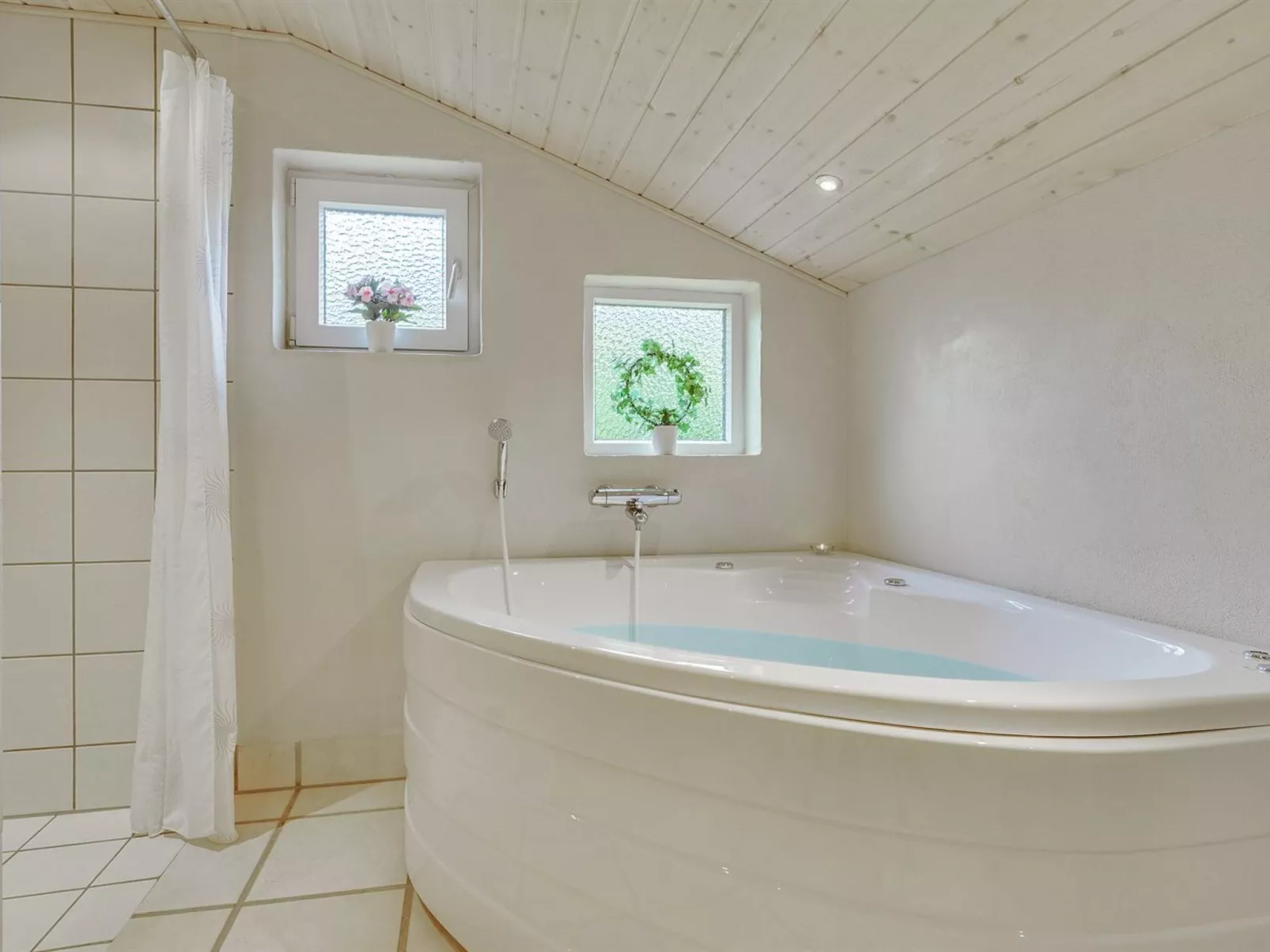 "Aviaja" - 12km from the sea-Binnen