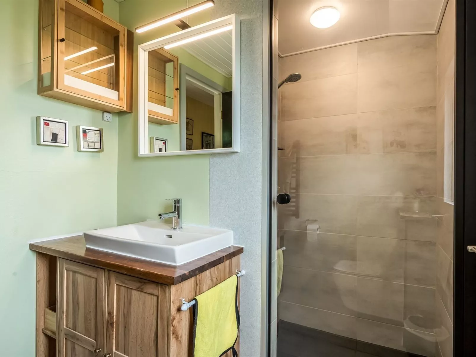 "Fridtjof" - 550m to the fjord-Binnen