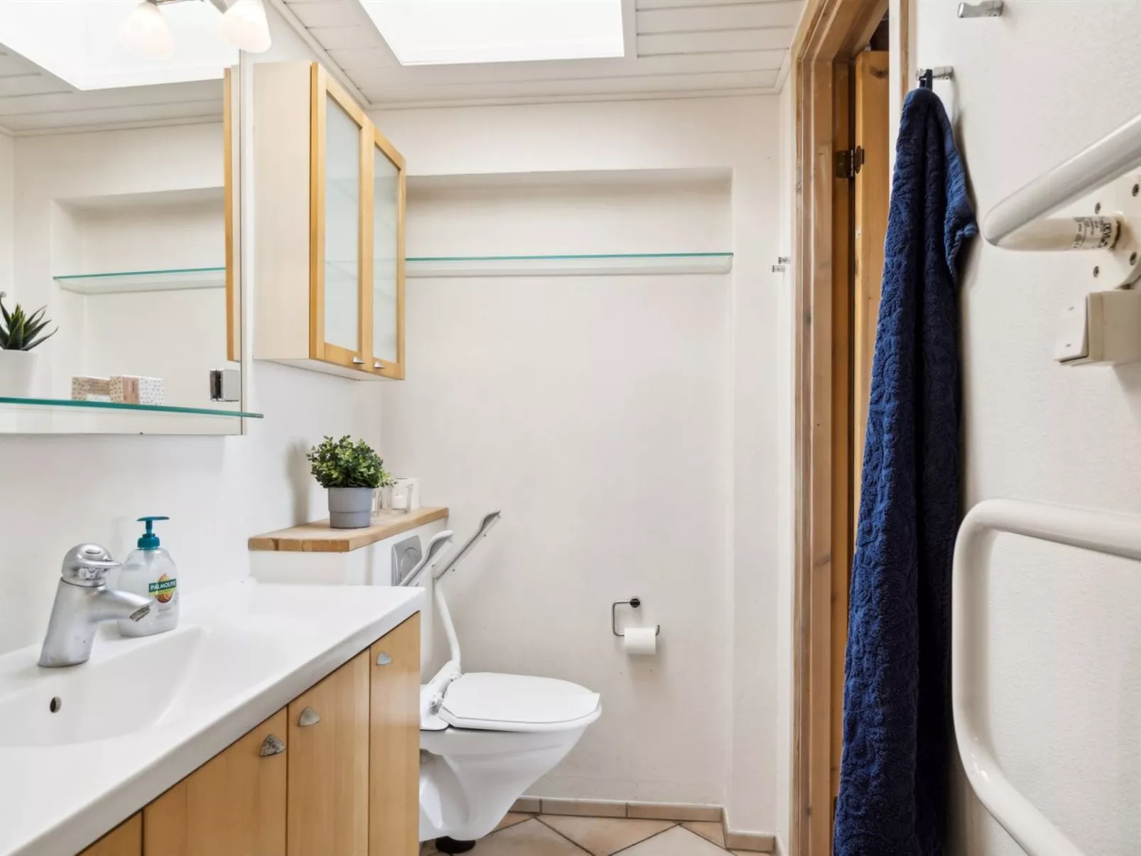 "Michel" - 25m from the sea-Binnen