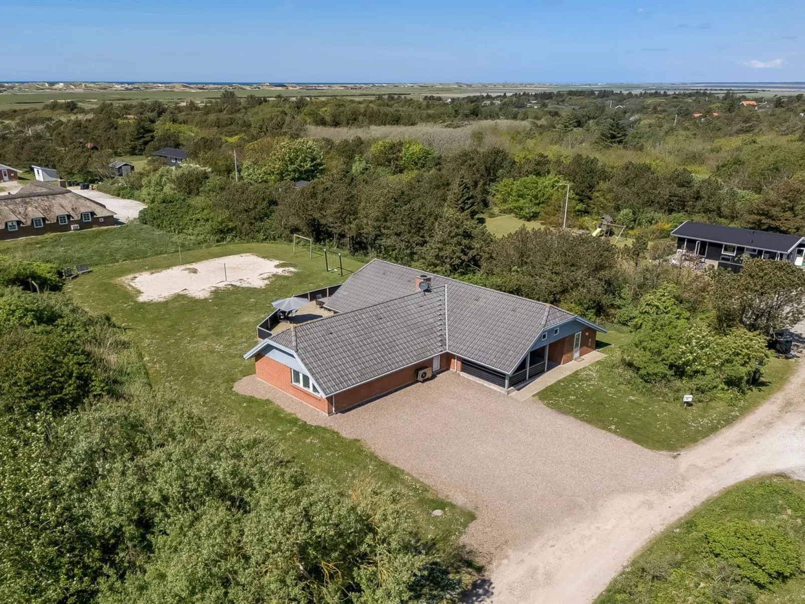 "Aage" - 1.7km from the sea-Buiten