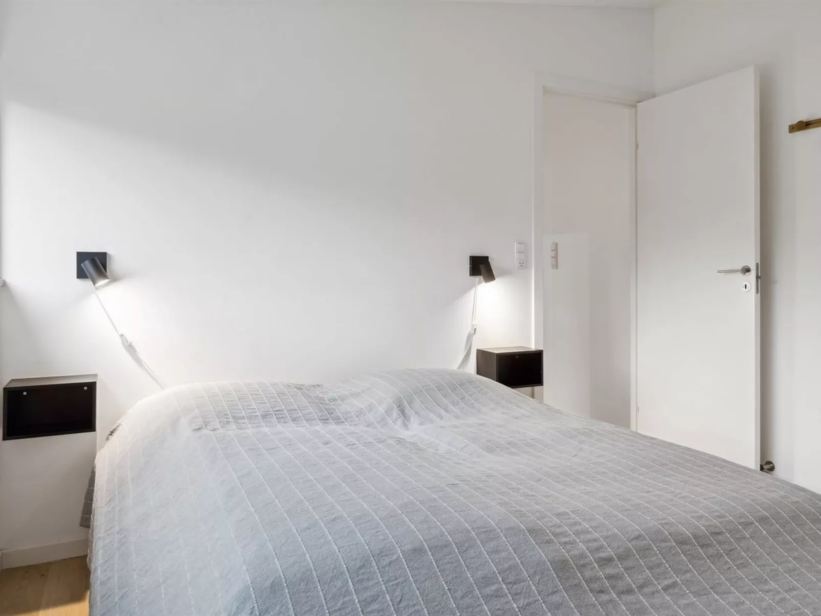 "Zezilie" - 500m from the sea-Binnen