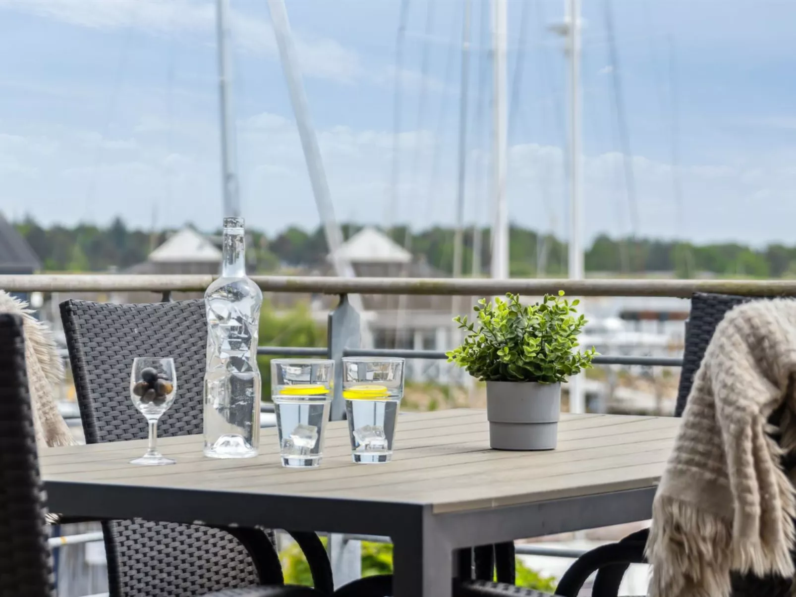 "Skade" - 10m from the sea-Buiten