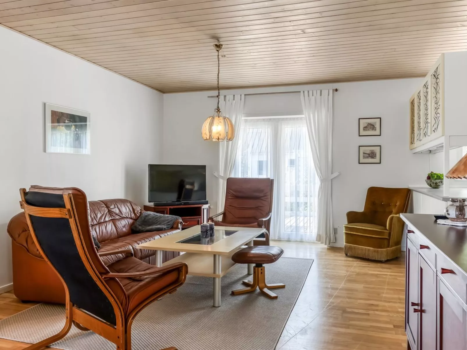 "Gilbert" - 500m from the sea-Binnen