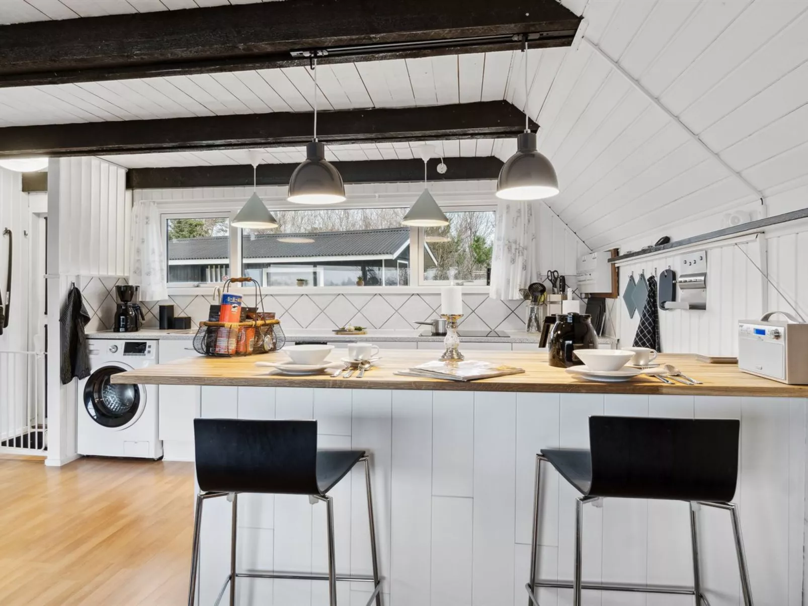 "Jace" - 900m from the sea-Binnen