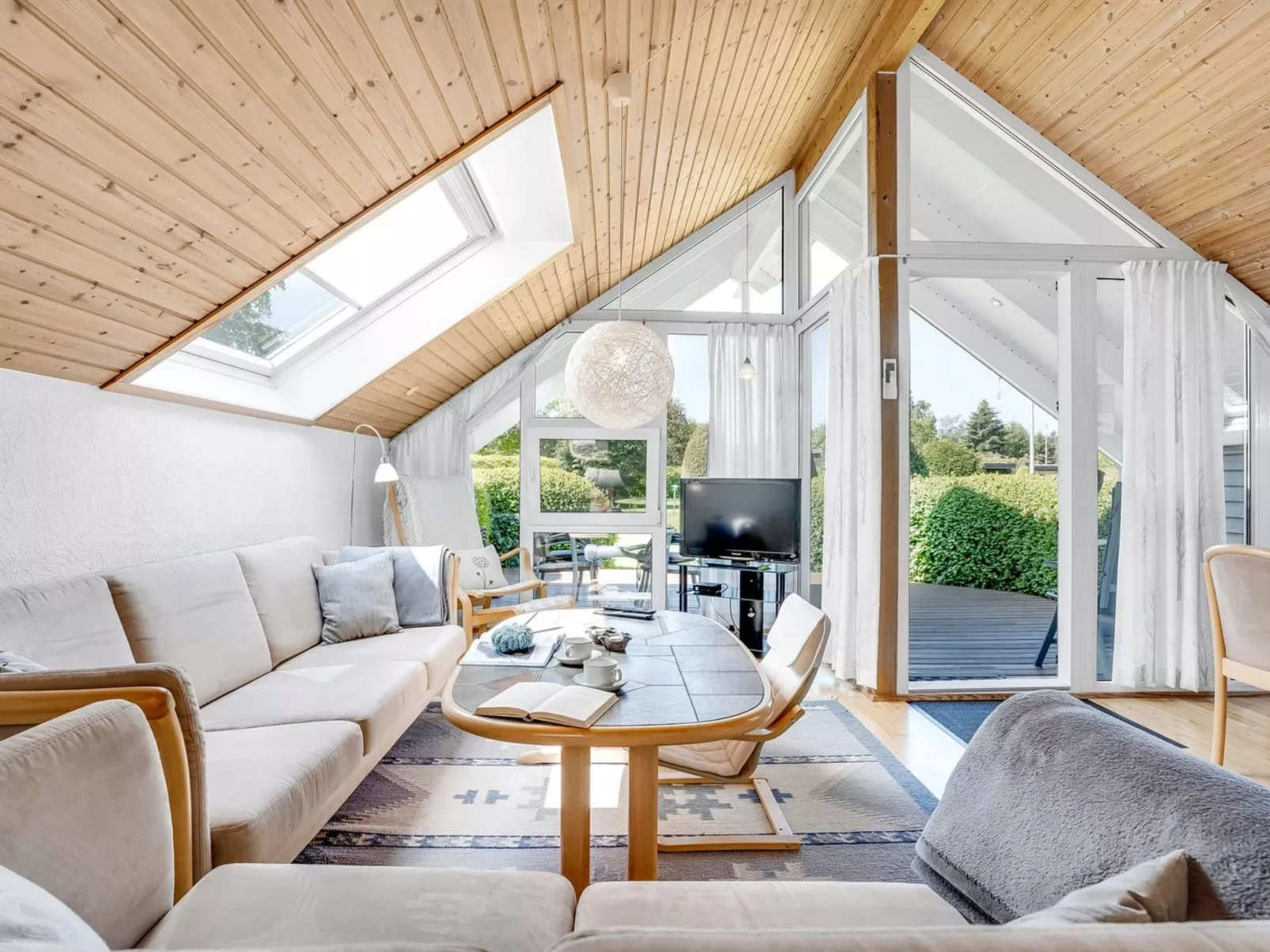 "Tytti" - 300m from the sea-Binnen