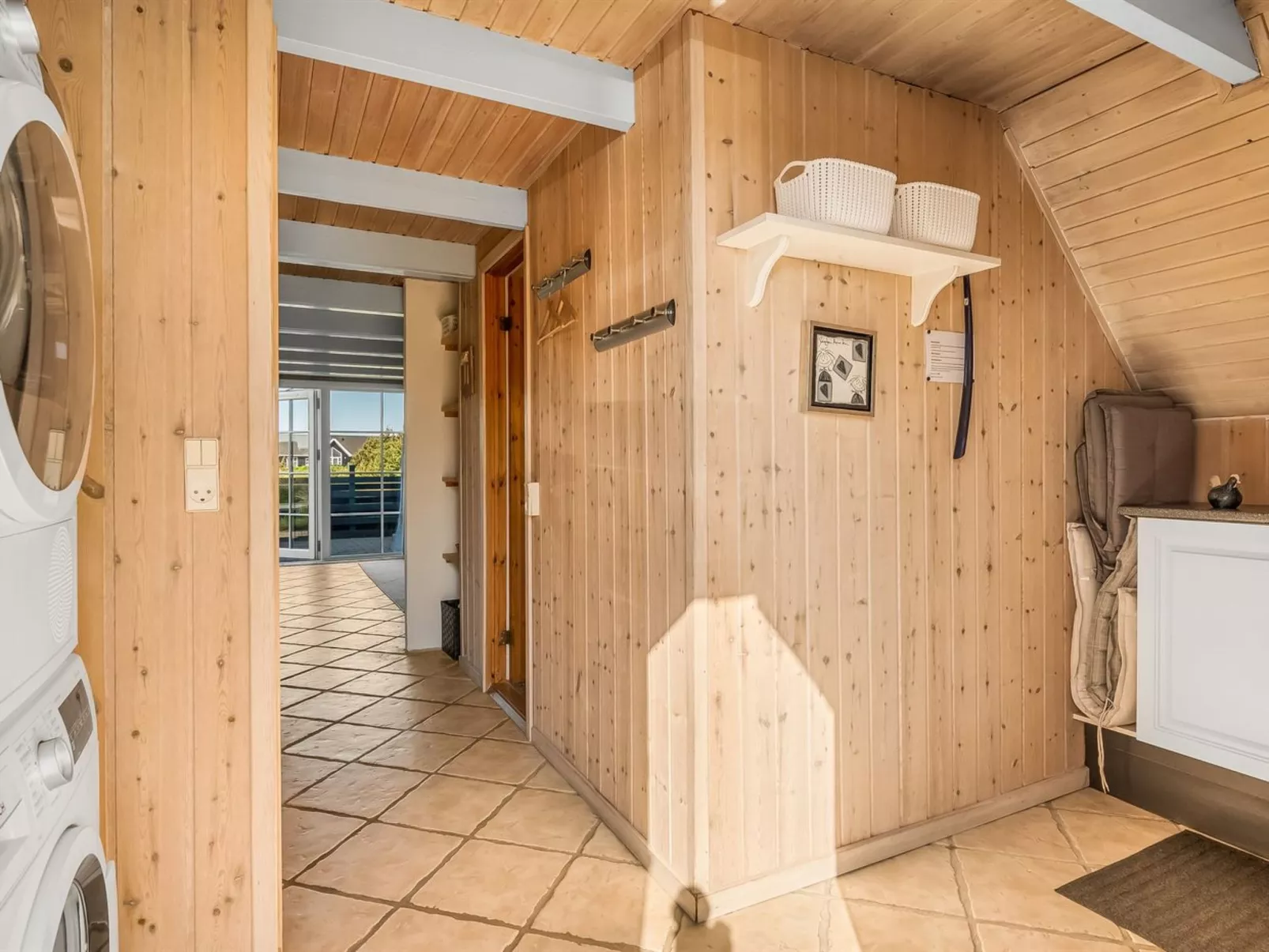 "Arlina" - 600m from the sea-Binnen