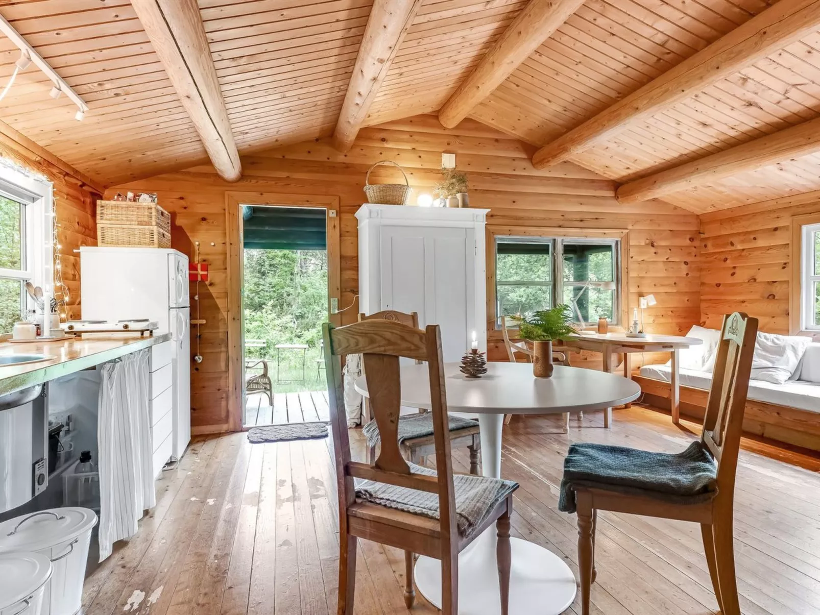 "Juho" - 700m from the sea-Binnen