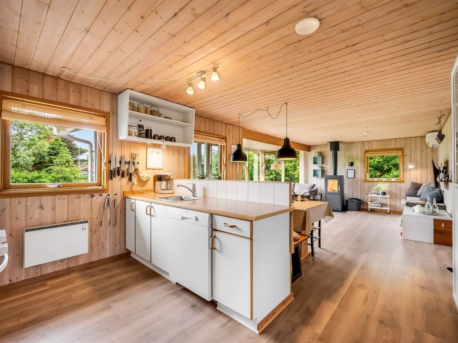 "Tian" - 400m to the fjord-Binnen