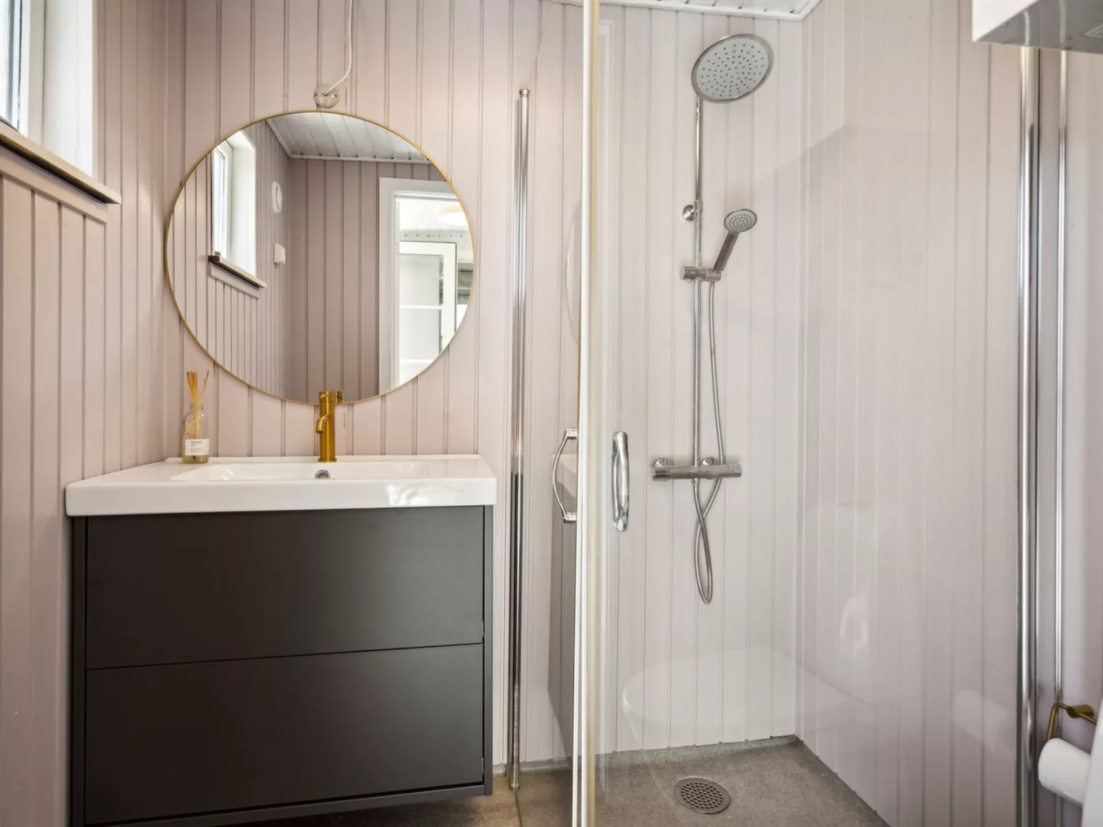 "Kim" - 250m from the sea-Binnen