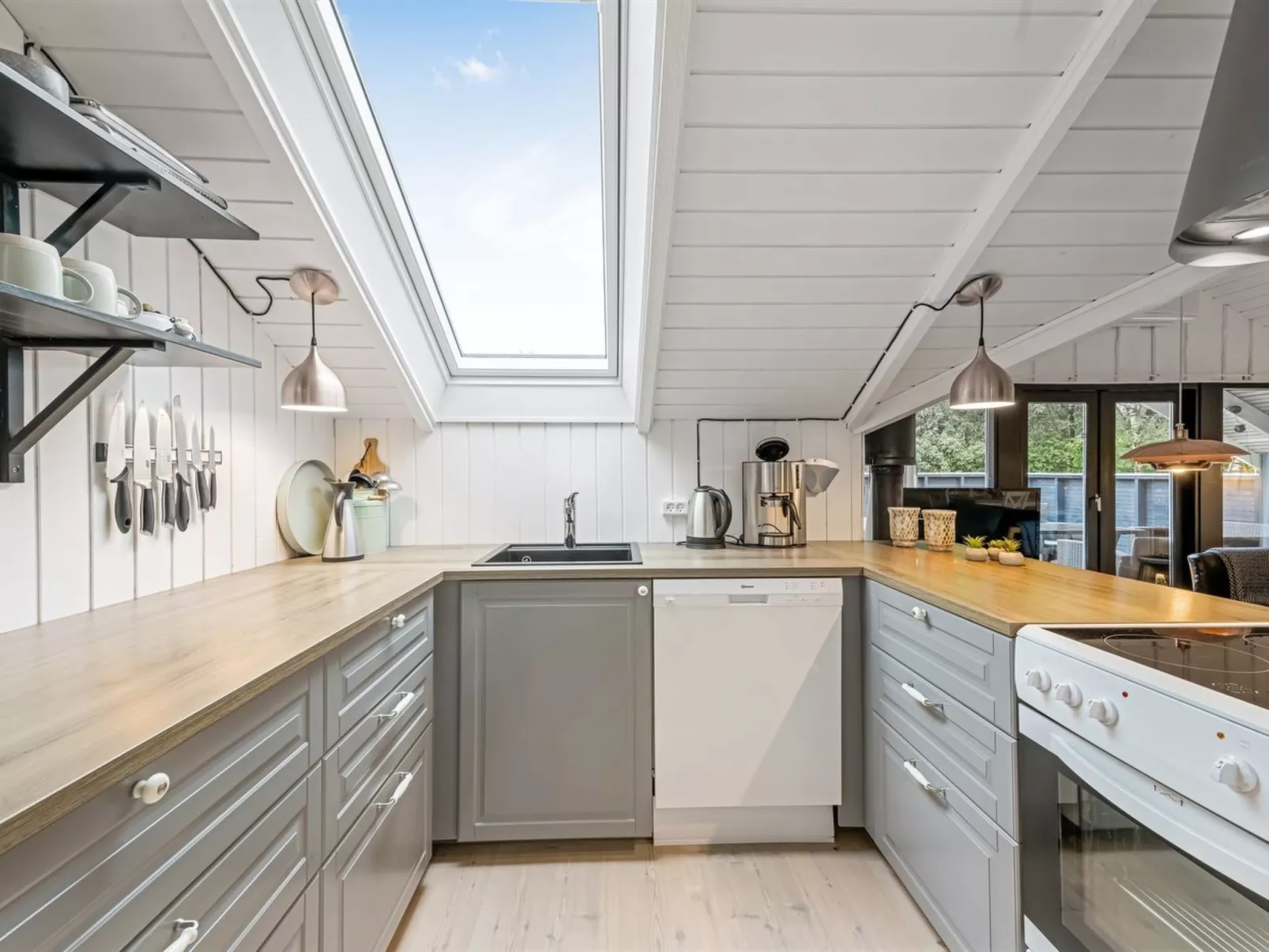 "Giselle" - 10km from the sea-Binnen