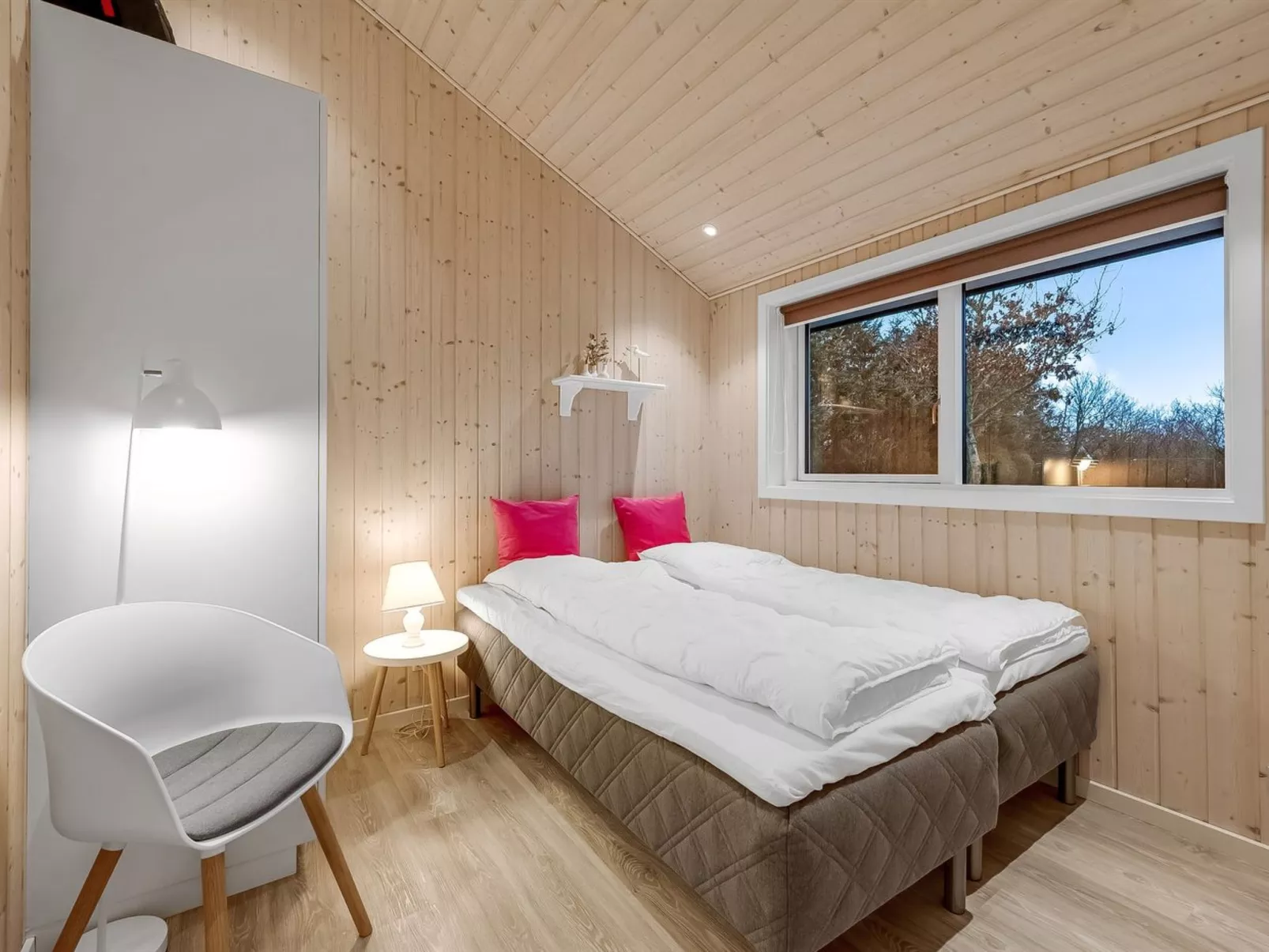 "Corina" - 850m to the fjord-Binnen