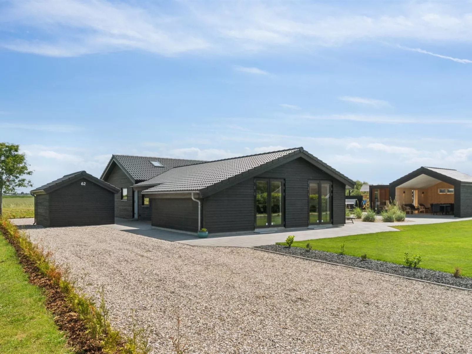 "Christian" - 600m from the sea-Buiten