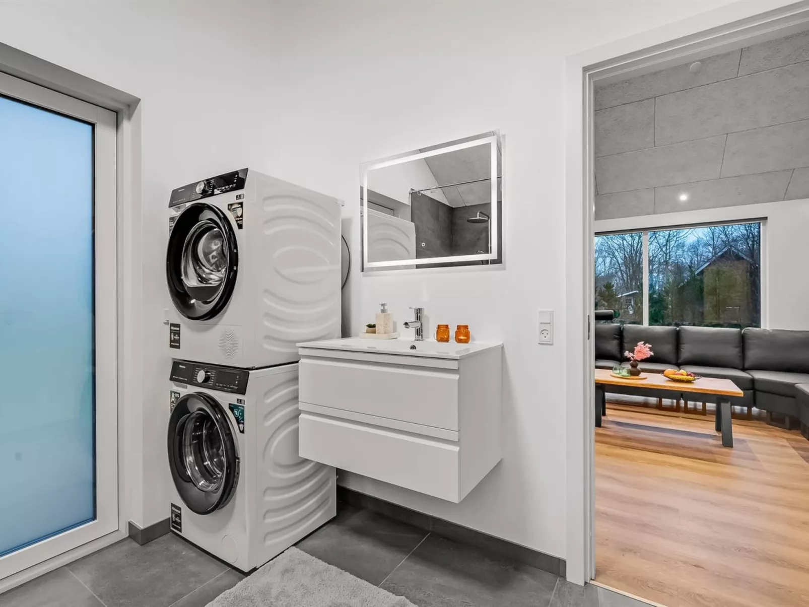 "Grimar" - 400m to the fjord-Binnen