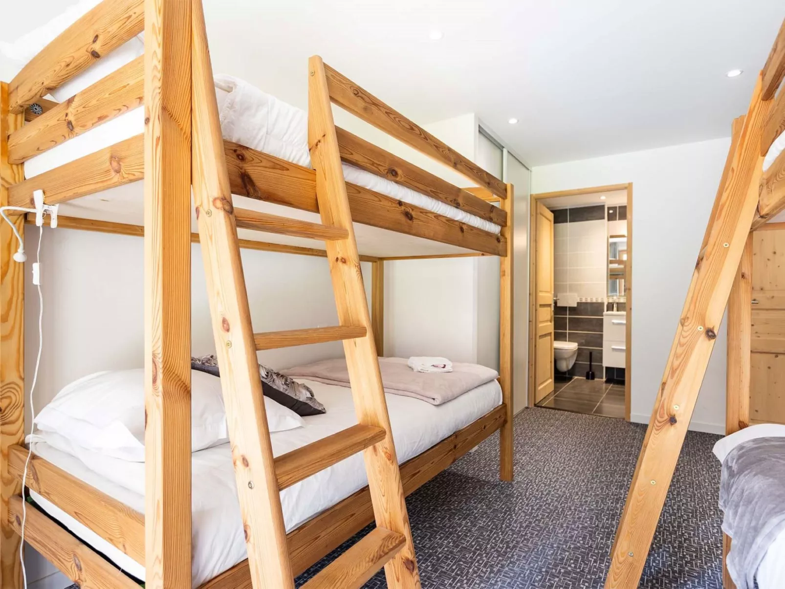 Chalets Les Amis-Binnen