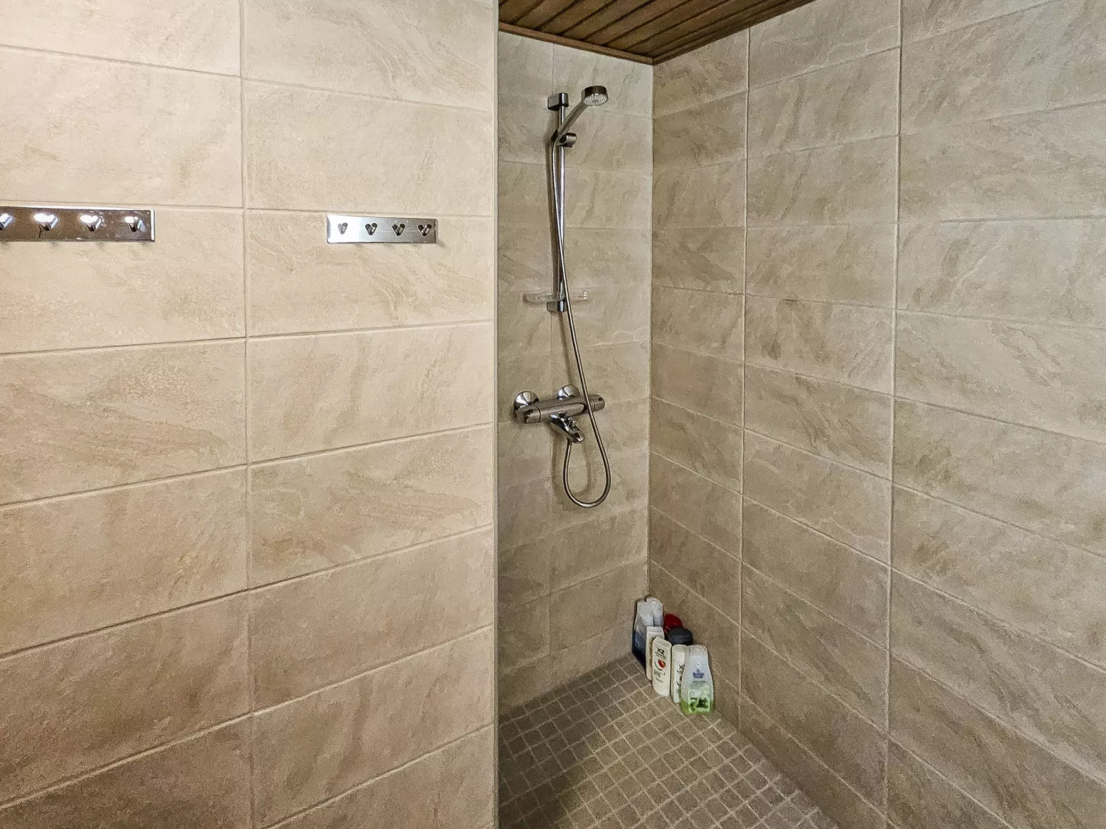 Rovarakka 1 b-Binnen