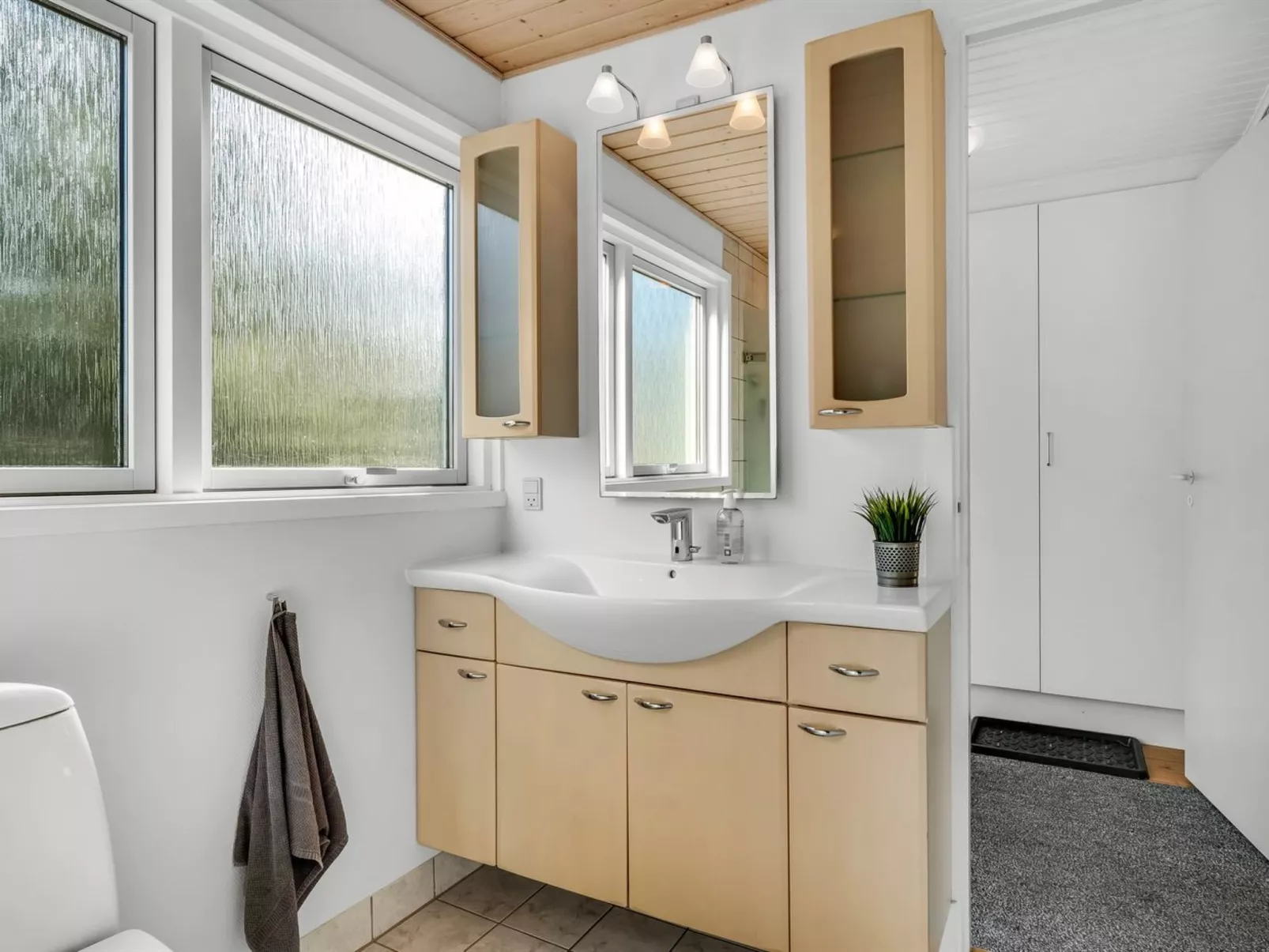 "Elisabete" - 200m to the fjord-Binnen