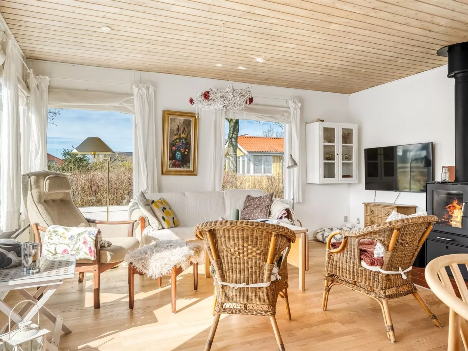 "Bara" -  from the sea-Binnen