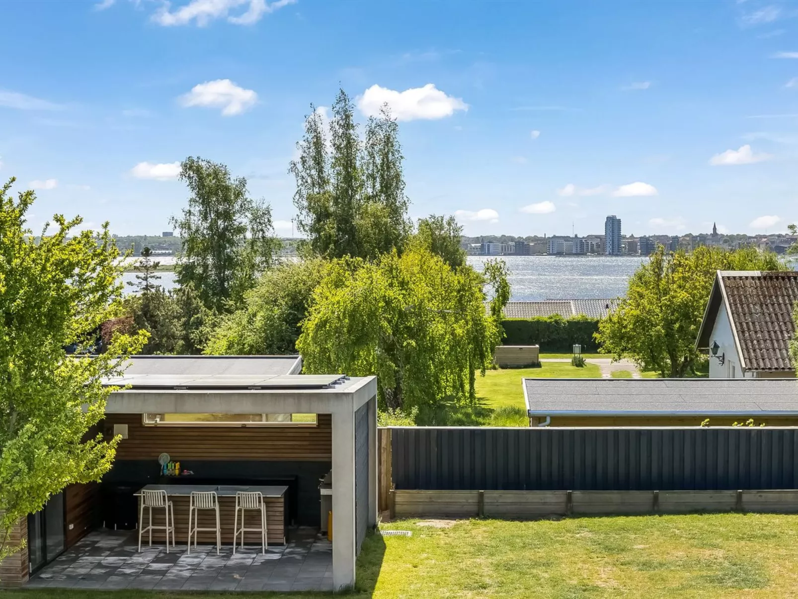 "Edvia" - 200m to the fjord-Buiten