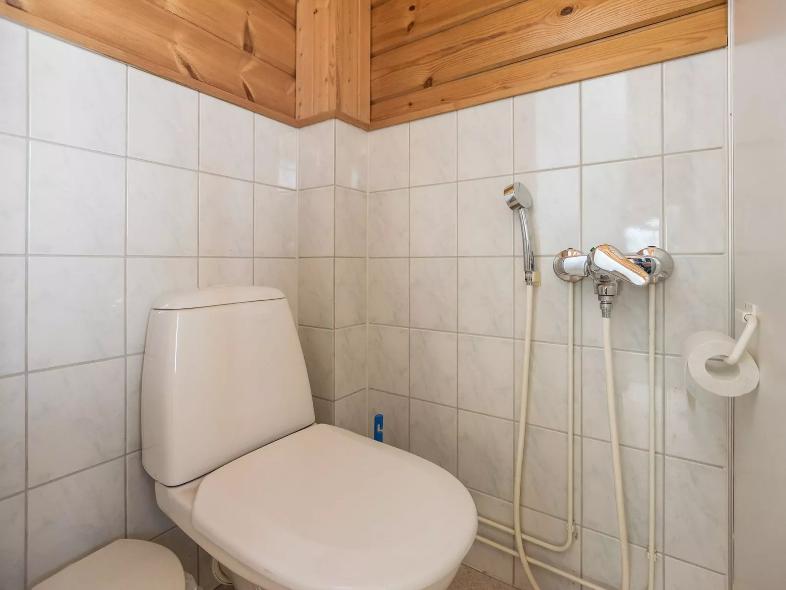 Aurinkoalppi 11a paritalon yläkerta-Binnen