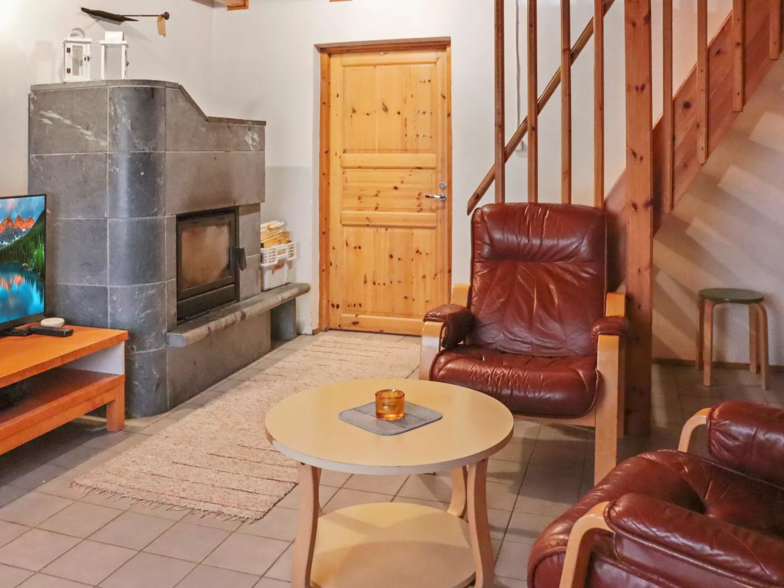 Alppitalo mökki-Binnen