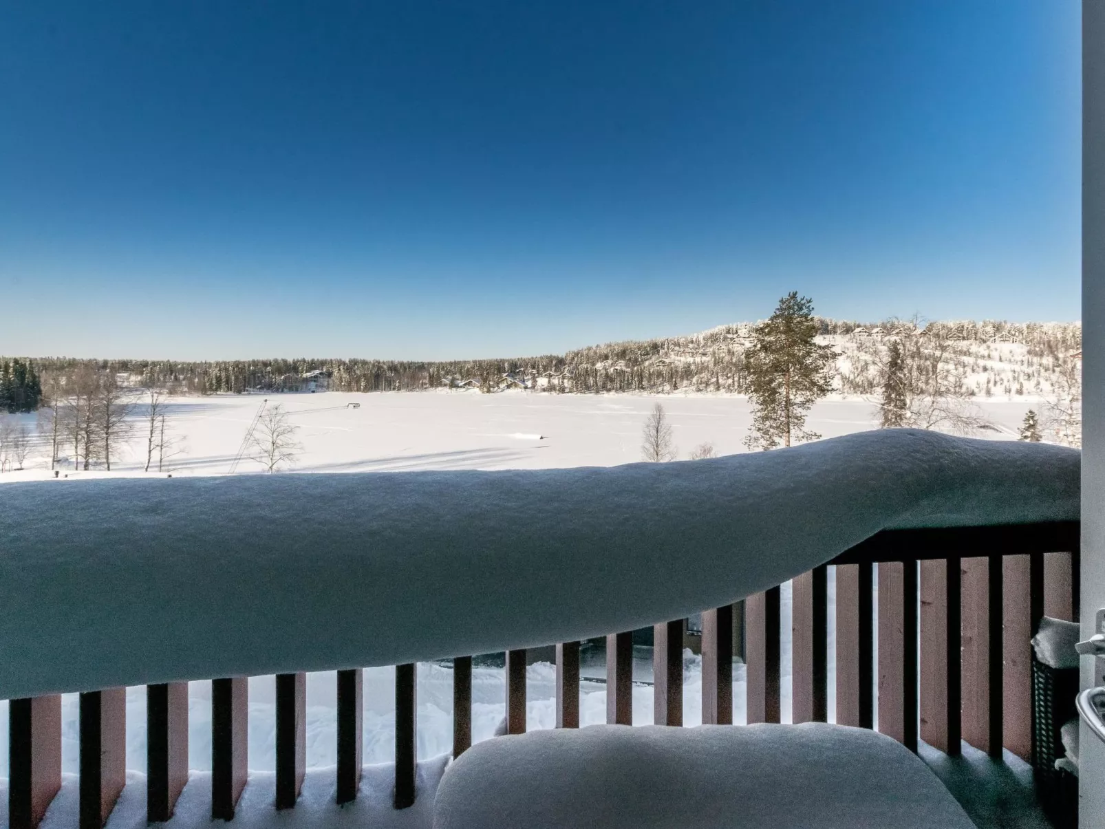 Skivillas 61 ukkohalla (b8)-Binnen