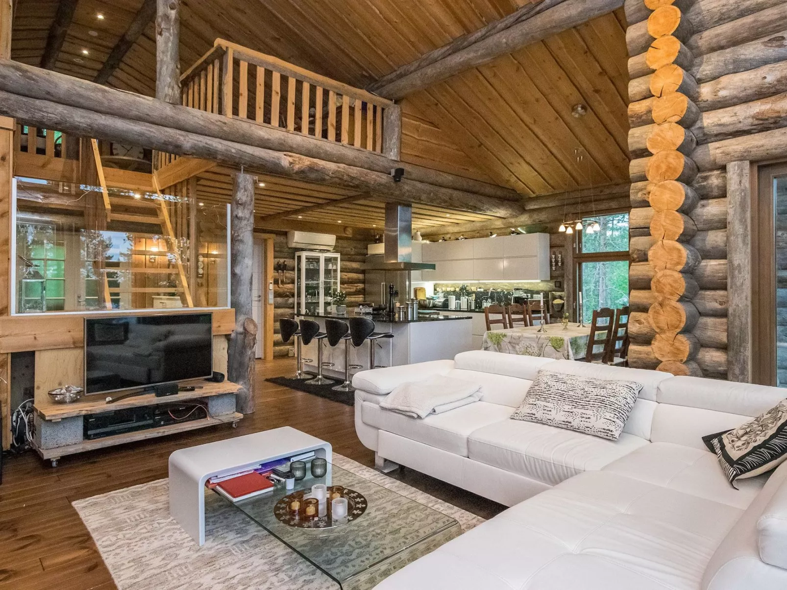 Villa sieponpesä-Binnen