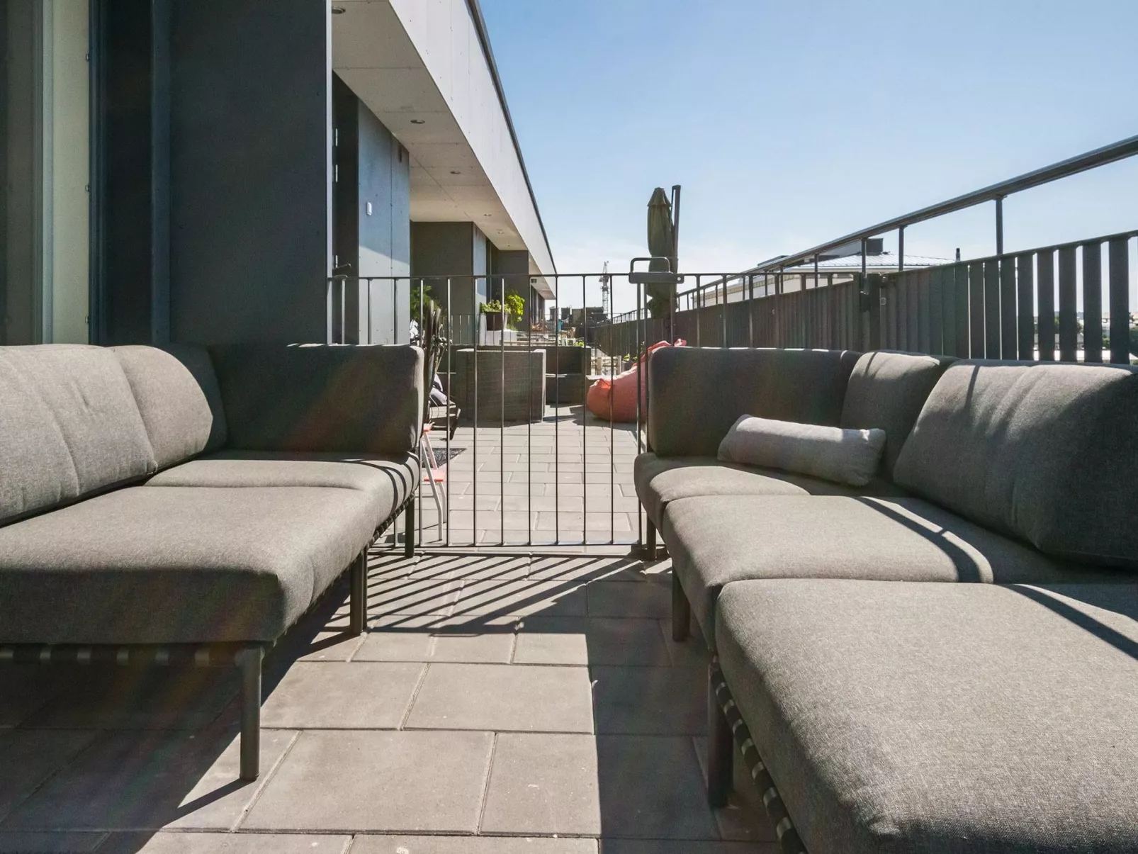 Helsinki rooftop-Binnen