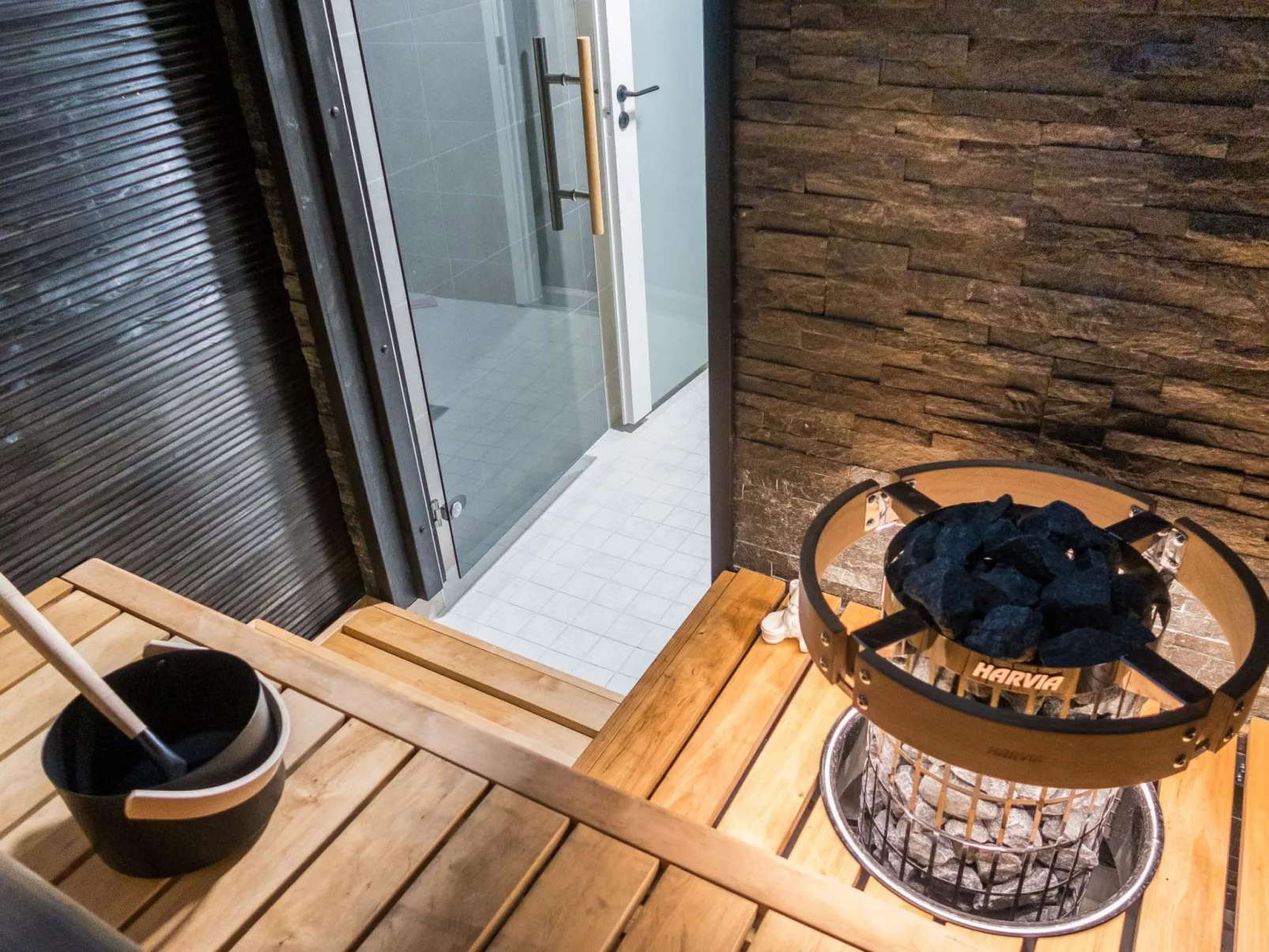 Kivilahti vuokatti-Binnen