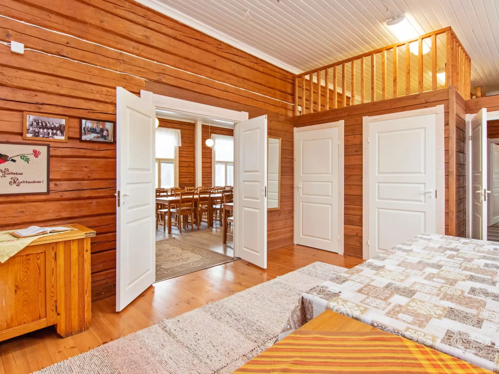 Kaislajärven huvila-Binnen