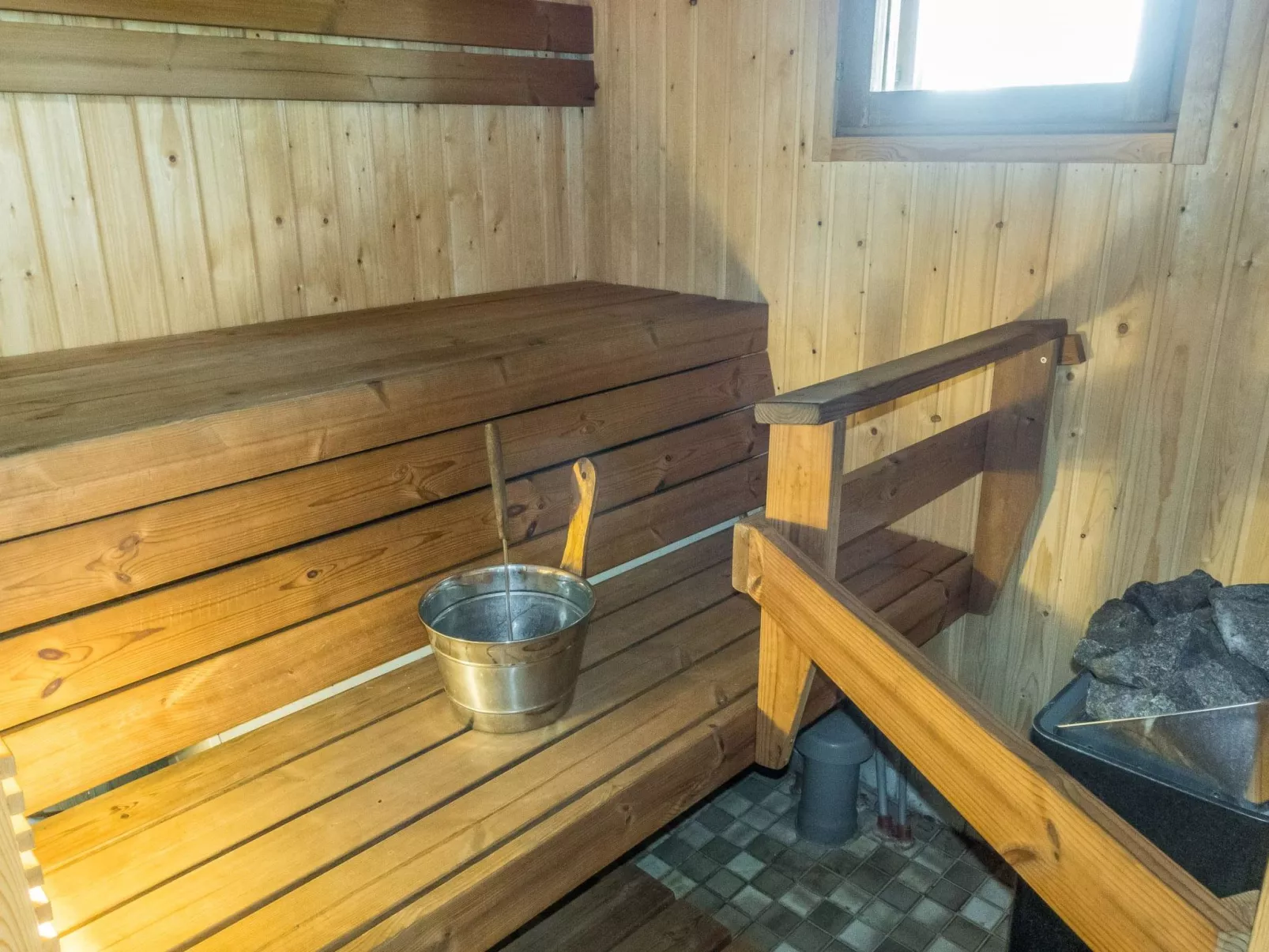 Mansikkaranta 1-Binnen