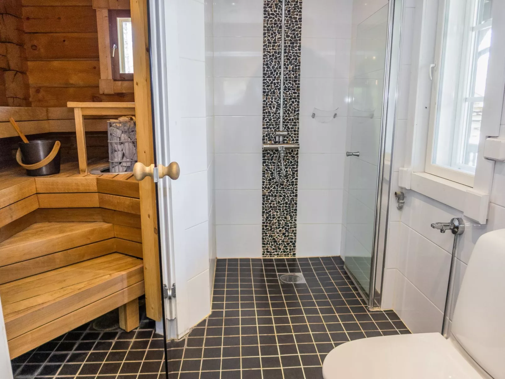 Kiehtäjän kuohu-Binnen