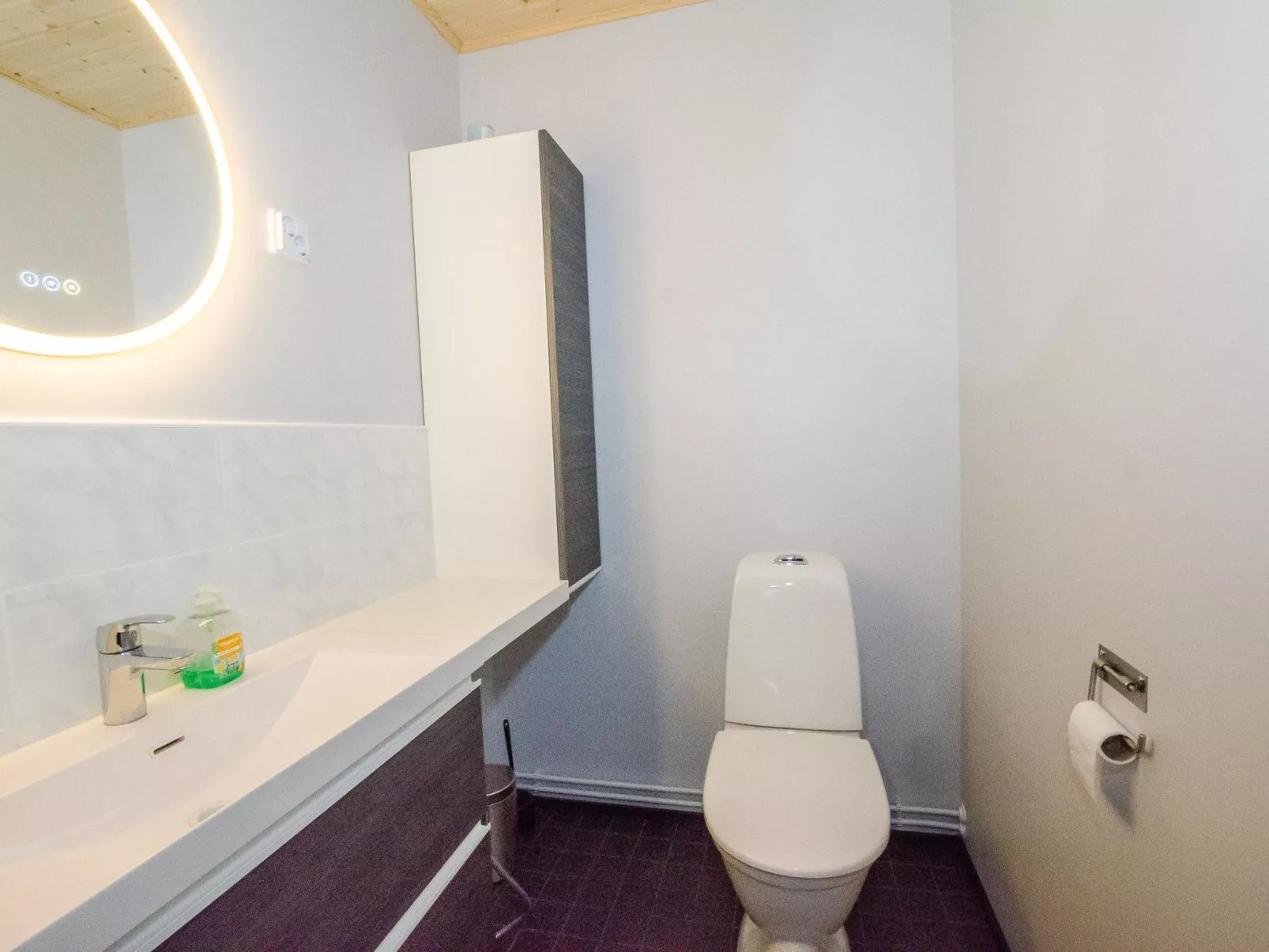 Lakeside villa-Binnen